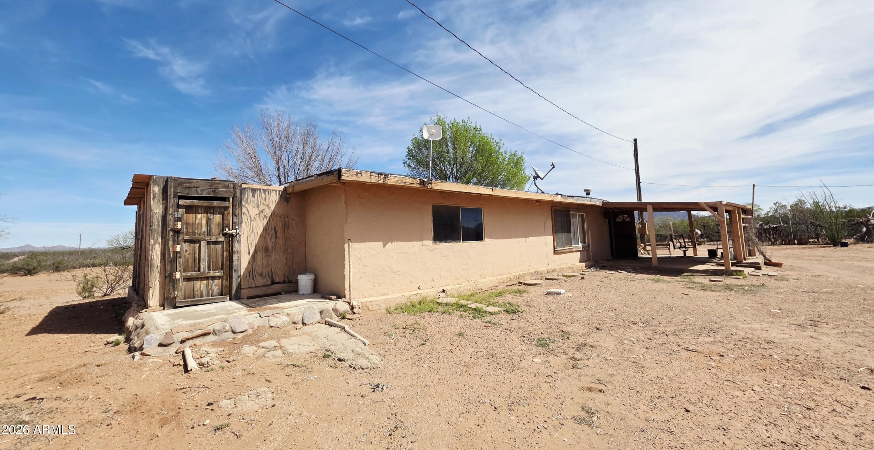 1733 N GUNSMOKE Avenue