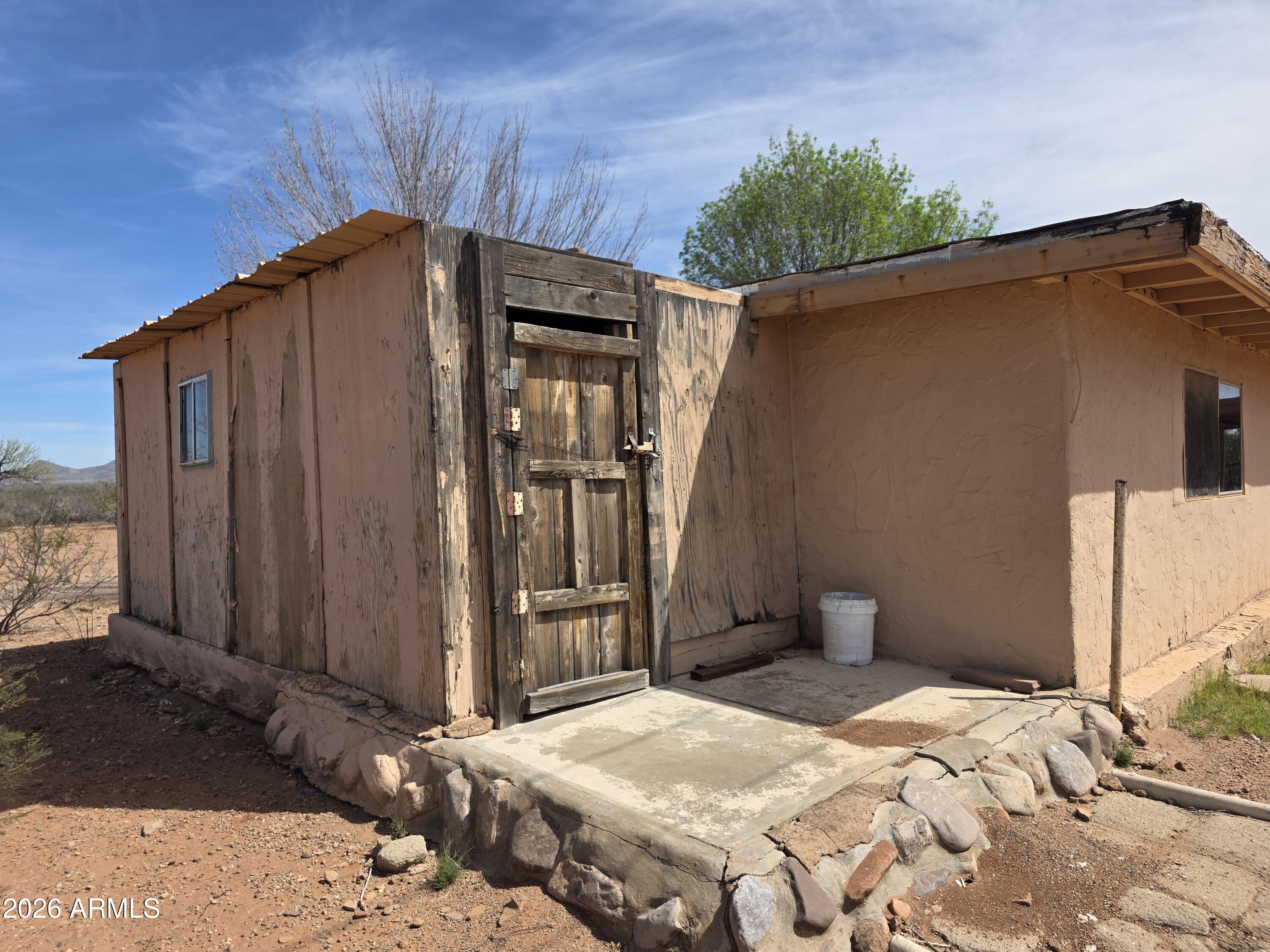 1733 N GUNSMOKE Avenue