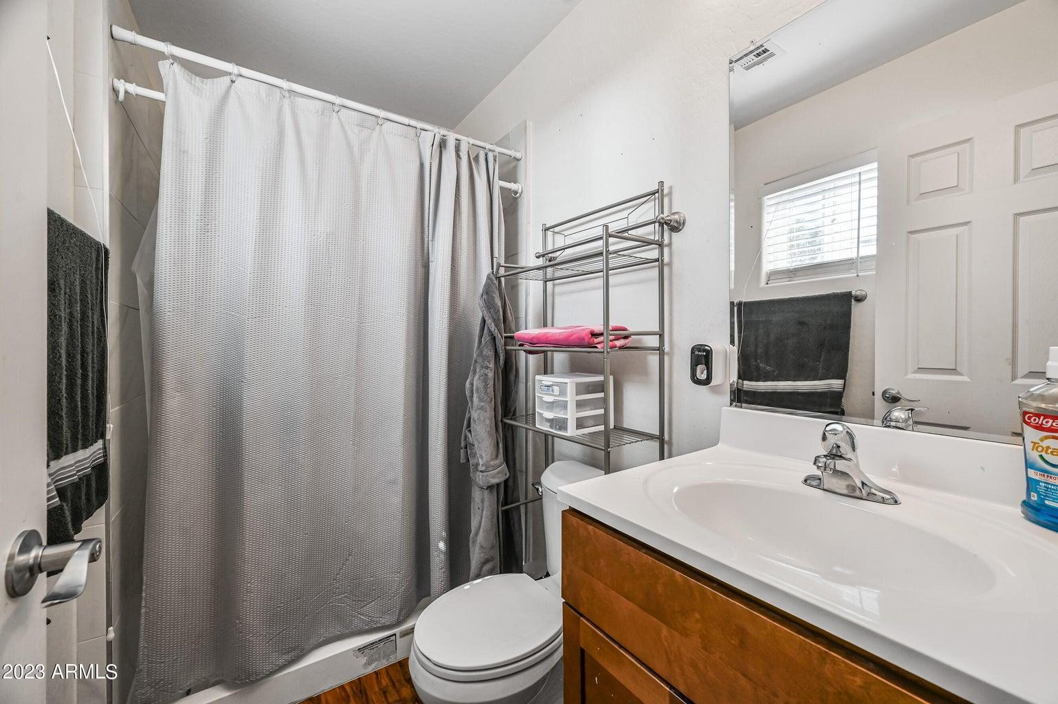 619 S Pioneer Apt B