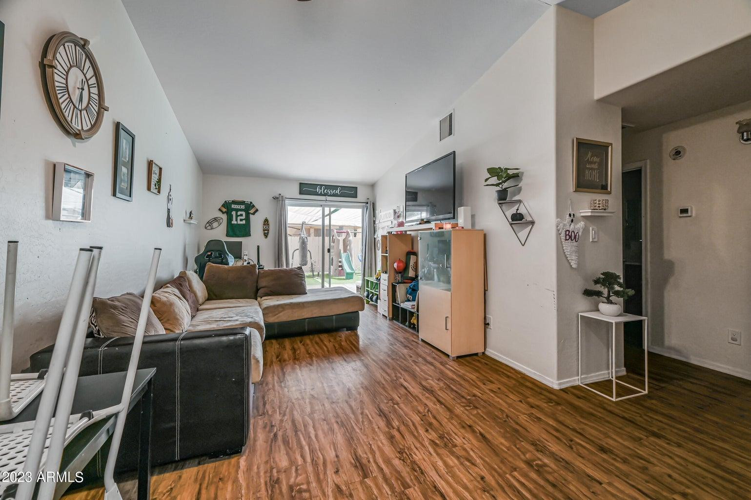 619 S Pioneer Apt B