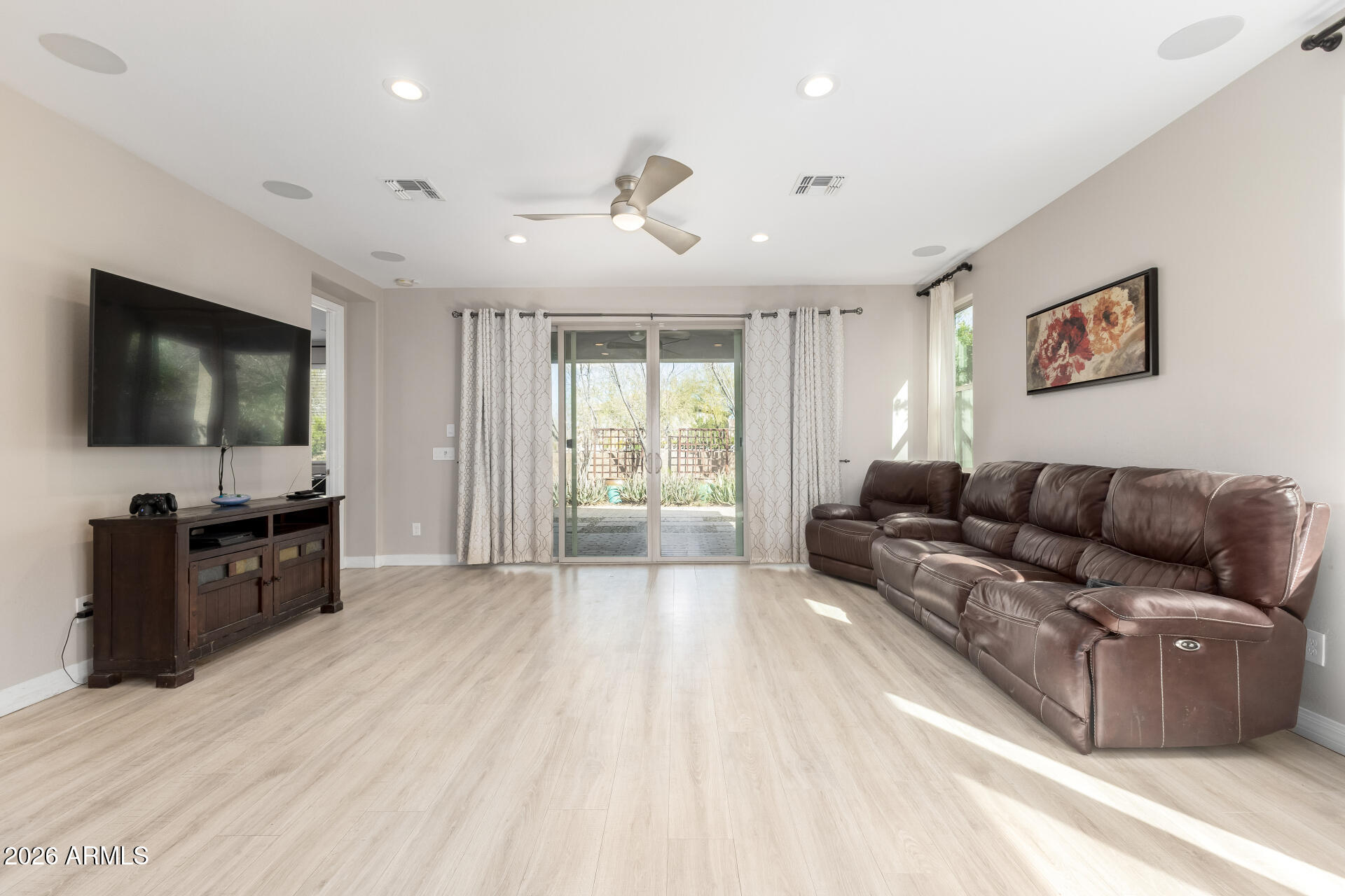 18474 W IPSWITCH Way