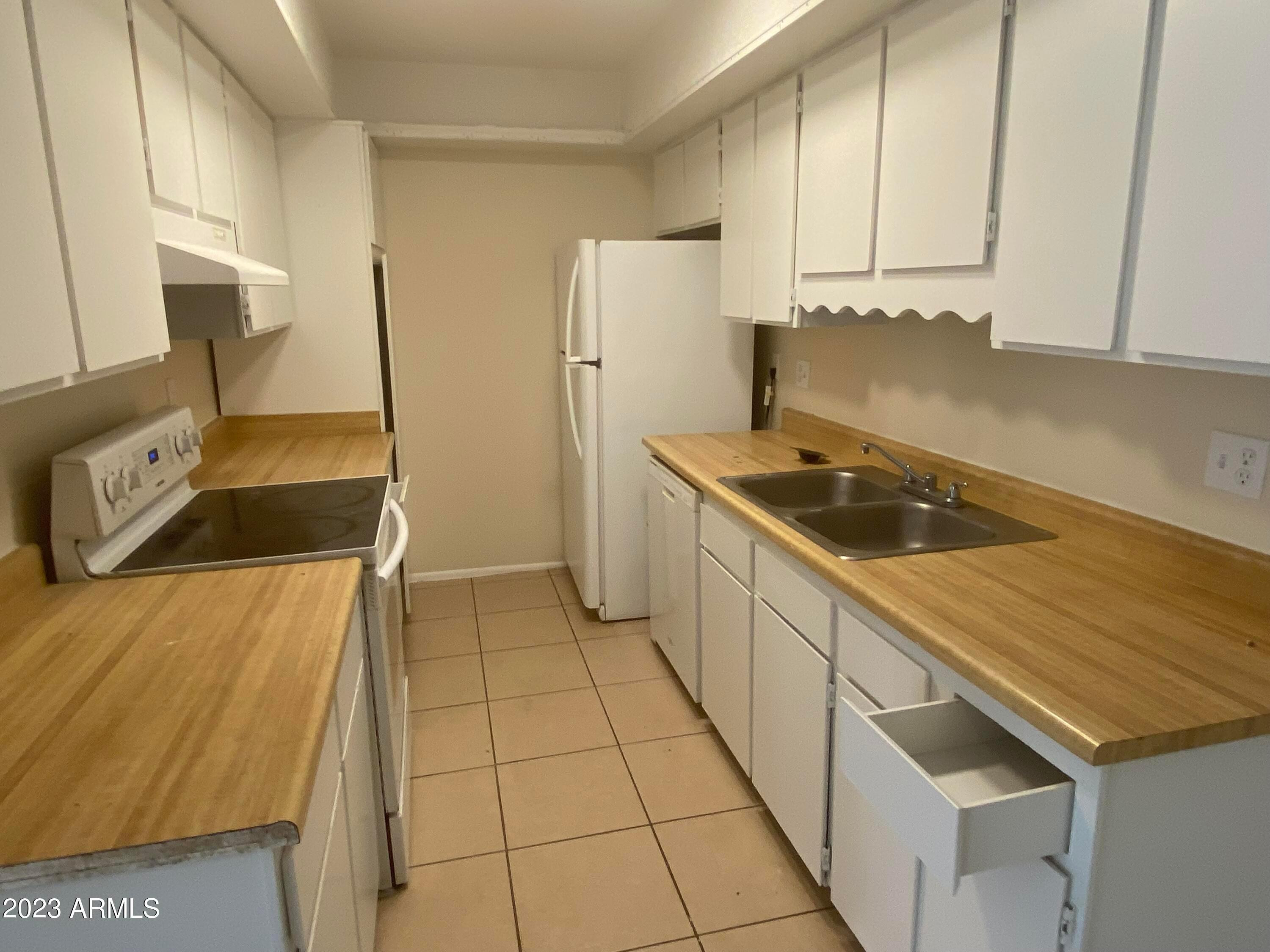 6002 W Townley Avenue