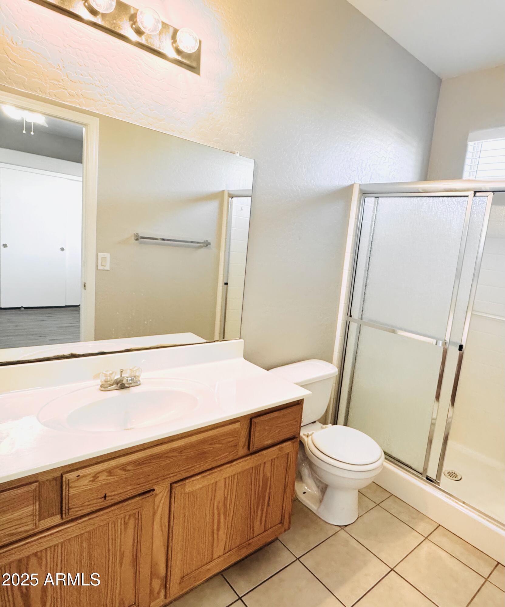 2300 E MAGMA Road 128