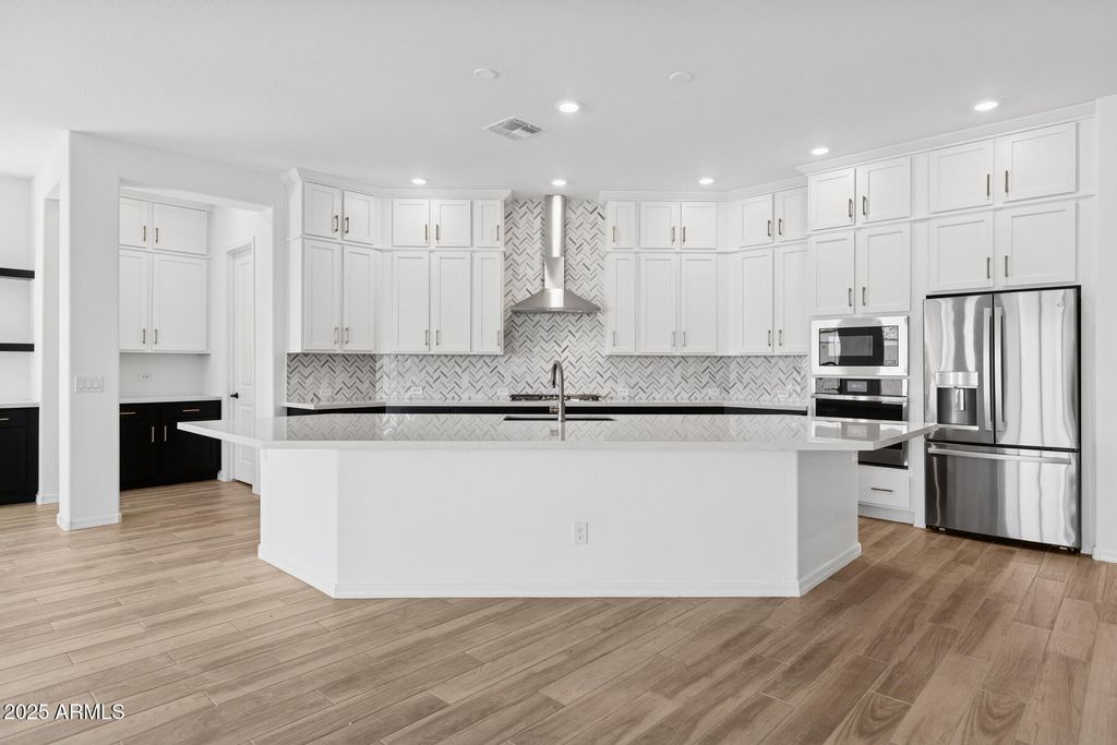 Photo of 12324 W Parkway Lane, Avondale, AZ 85323 (MLS # 6884544)