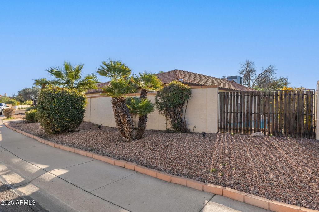 Photo of 10428 N 53rd Drive, Glendale, AZ 85302 (MLS # 6958231)