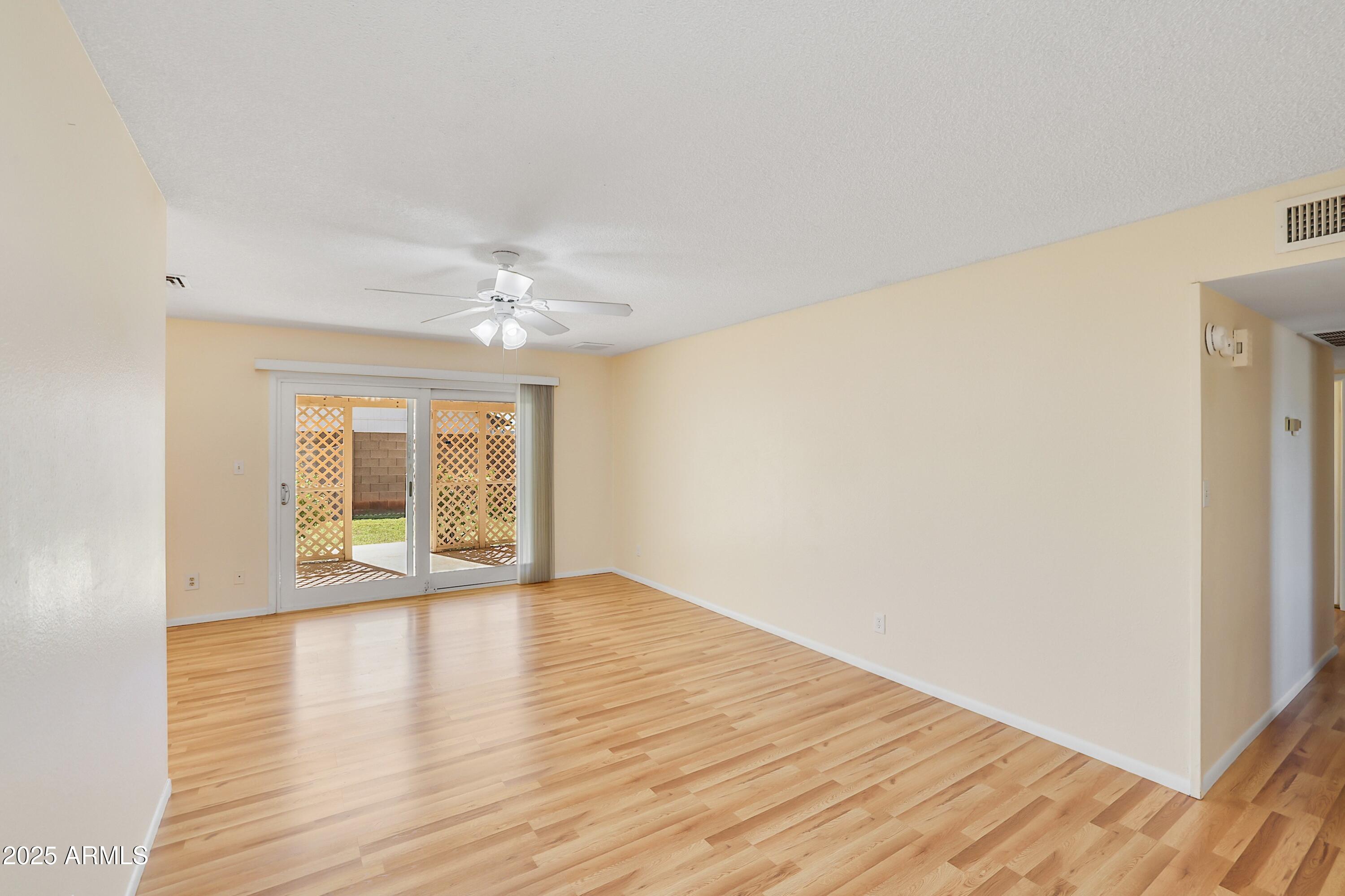 2031 W WESTERN Drive