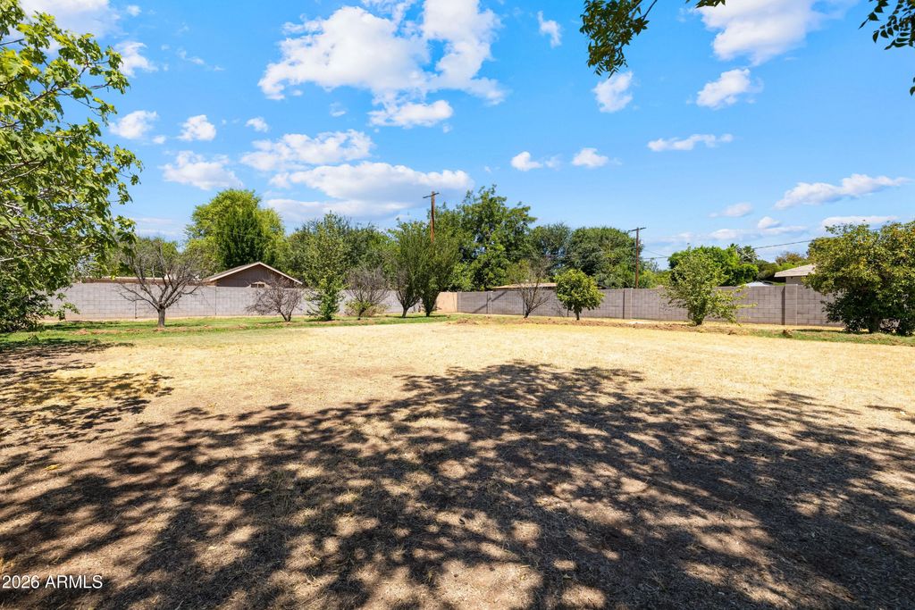 Photo of 5704 N 11th Avenue #-, Phoenix, AZ 85013 (MLS # 7047730)