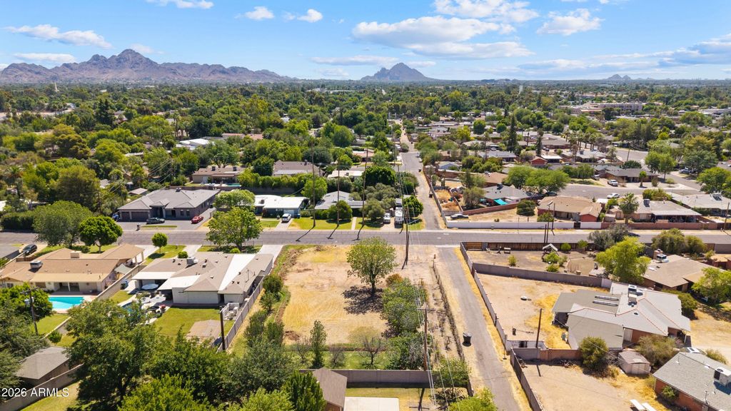 Photo of 5704 N 11th Avenue #-, Phoenix, AZ 85013 (MLS # 7047730)