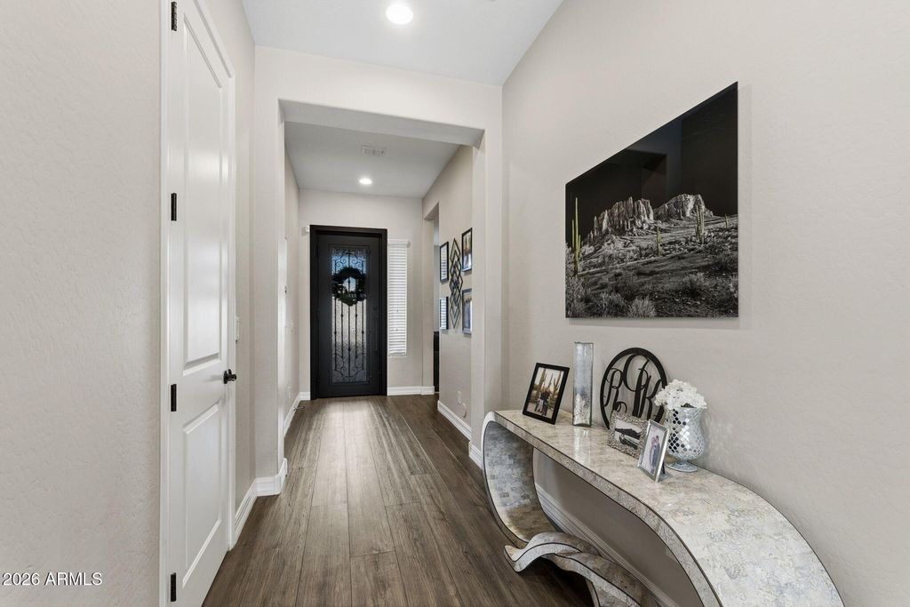 Photo of 3921 E Chestnut Lane, Gilbert, AZ 85298 (MLS # 6962817)