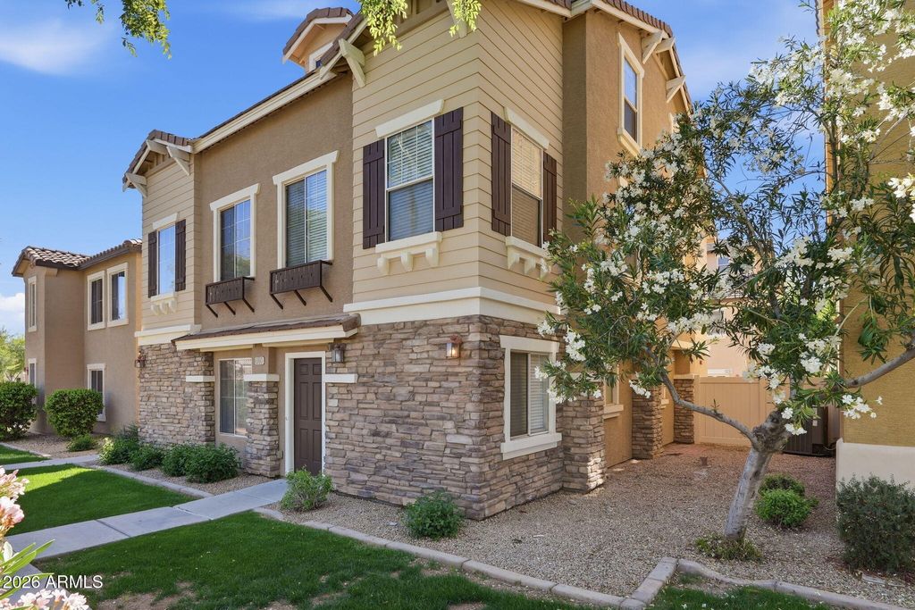 Photo of 960 W Aspen Way, Gilbert, AZ 85233 (MLS # 7001633)