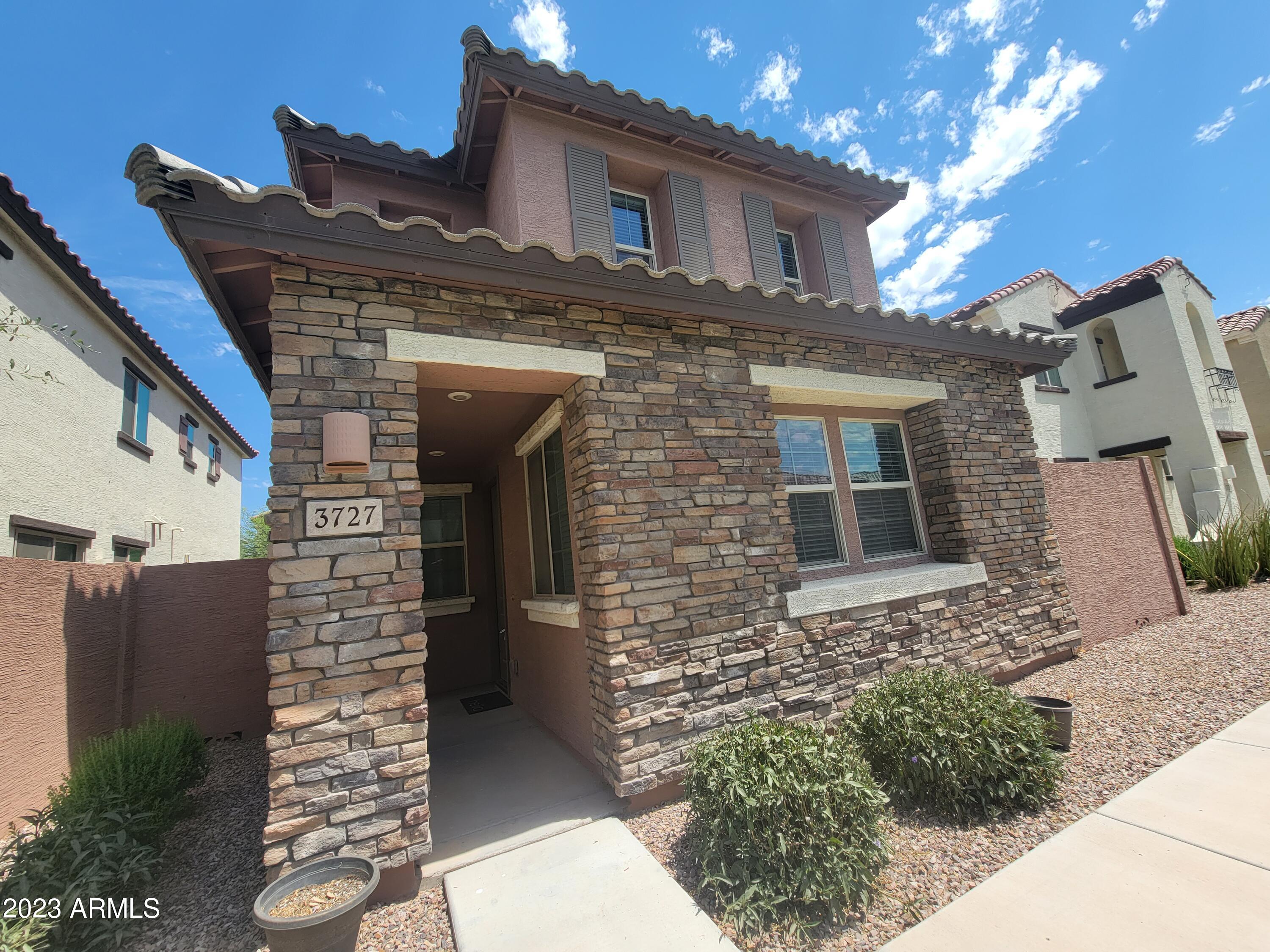 3727 E Trinity Lane