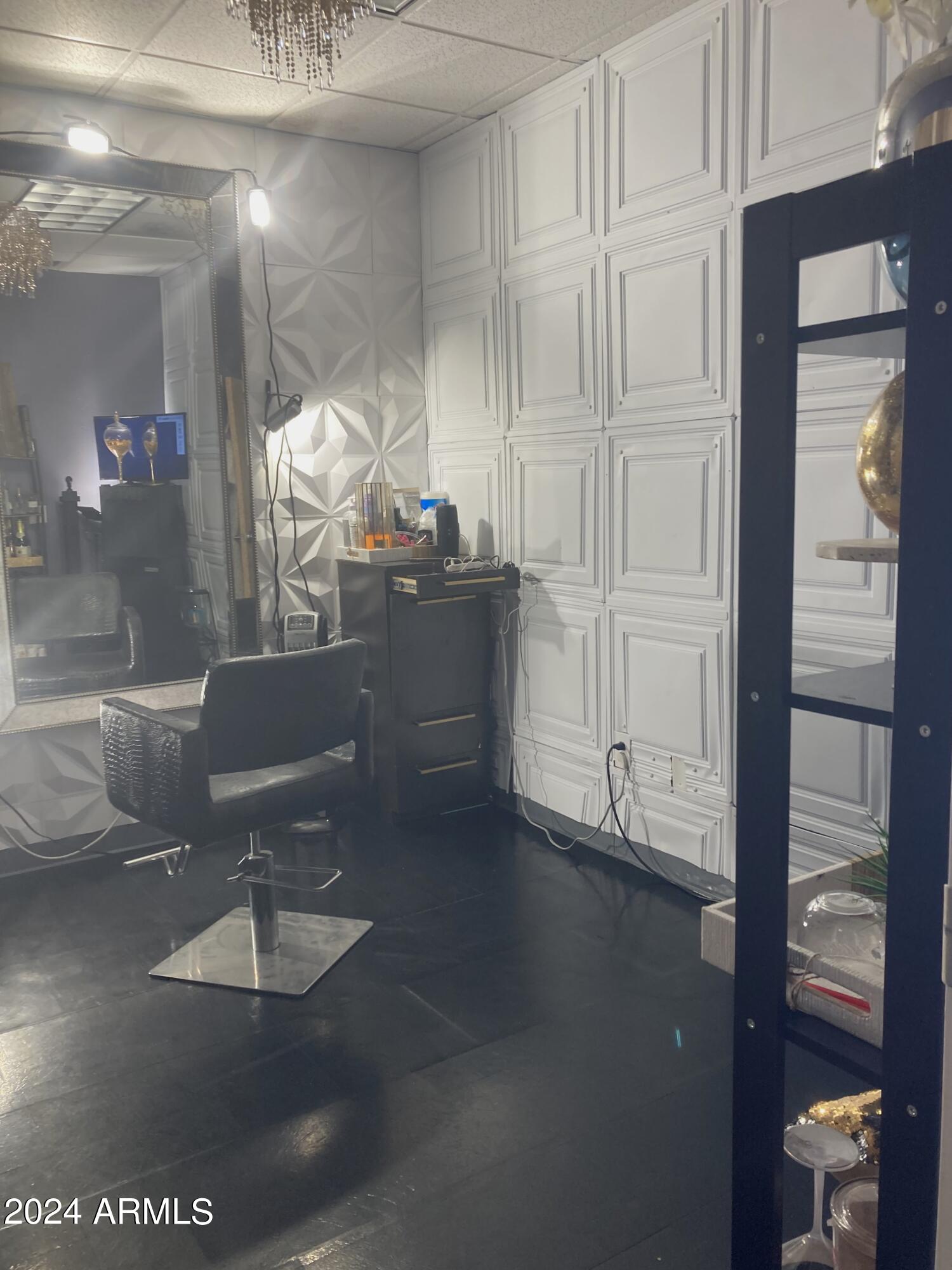 6061 E BROADWAY Boulevard 108-110