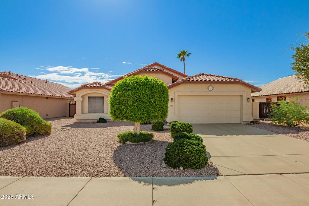 Photo of 9729 W Burnett Road, Peoria, AZ 85382 (MLS # 6920923)