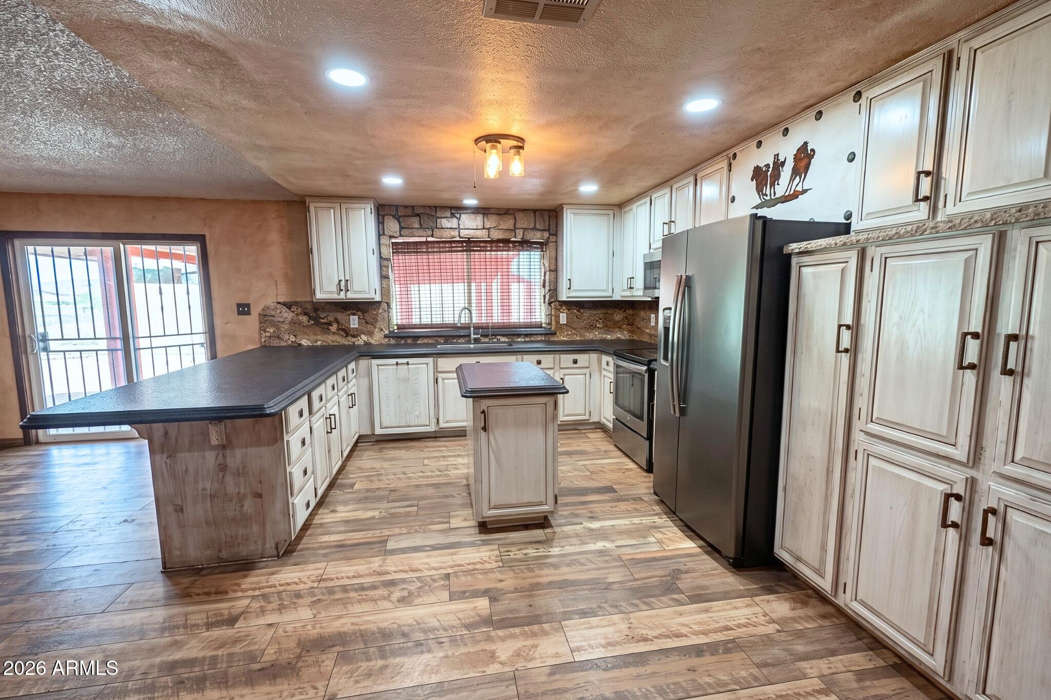 3452 N 67TH Drive