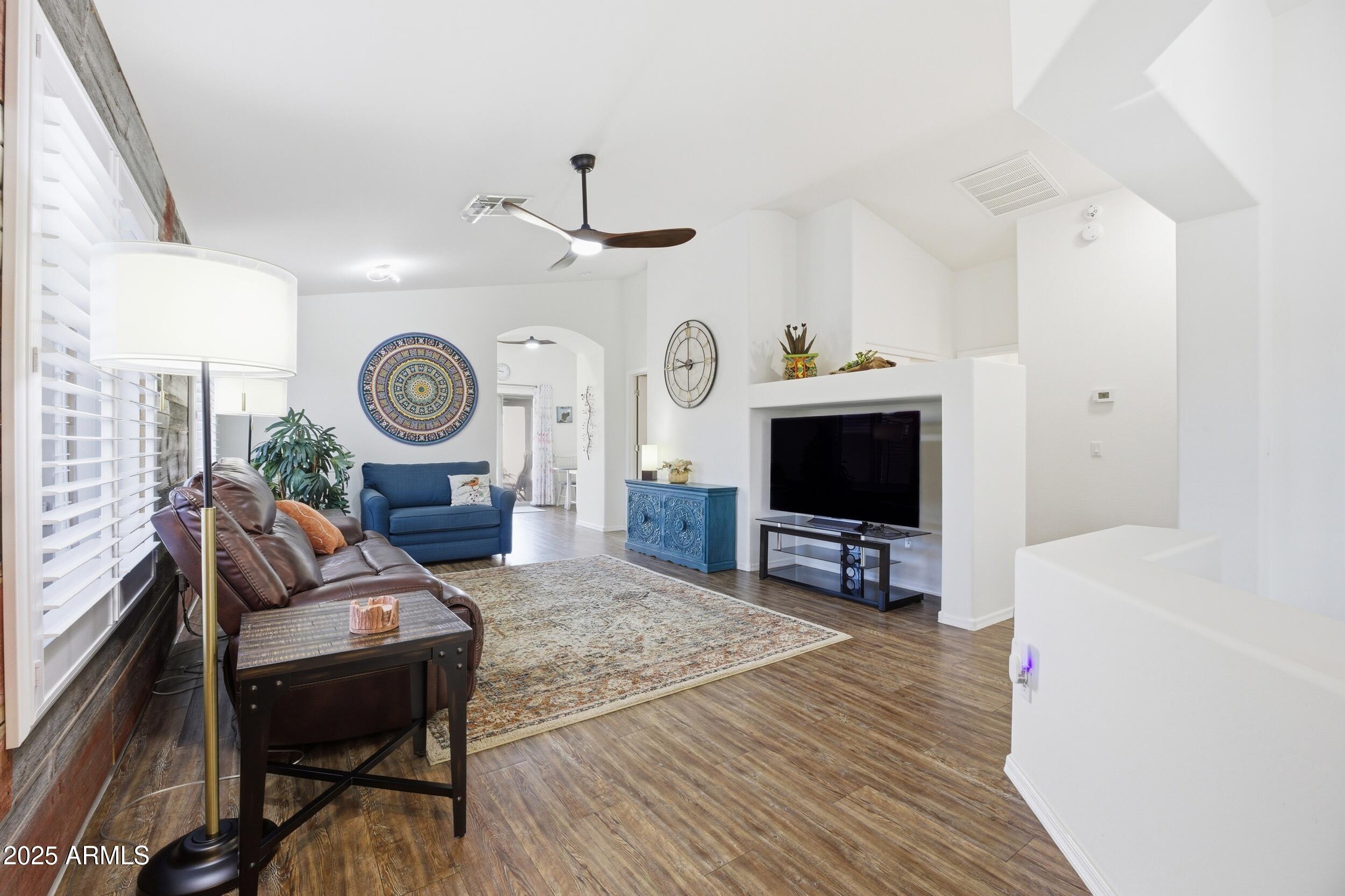 2046 W Appaloosa Way