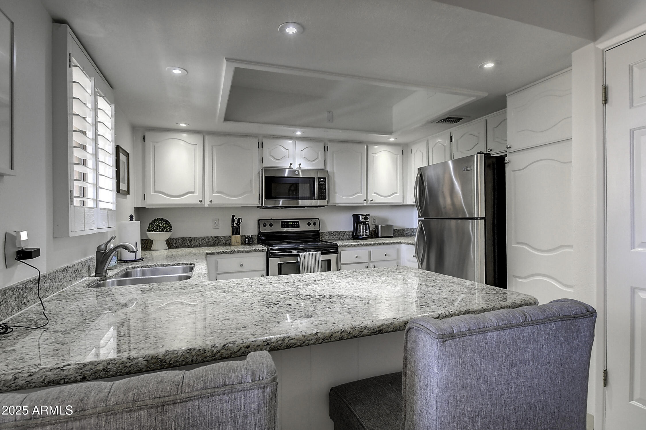 4303 E CACTUS Road 442