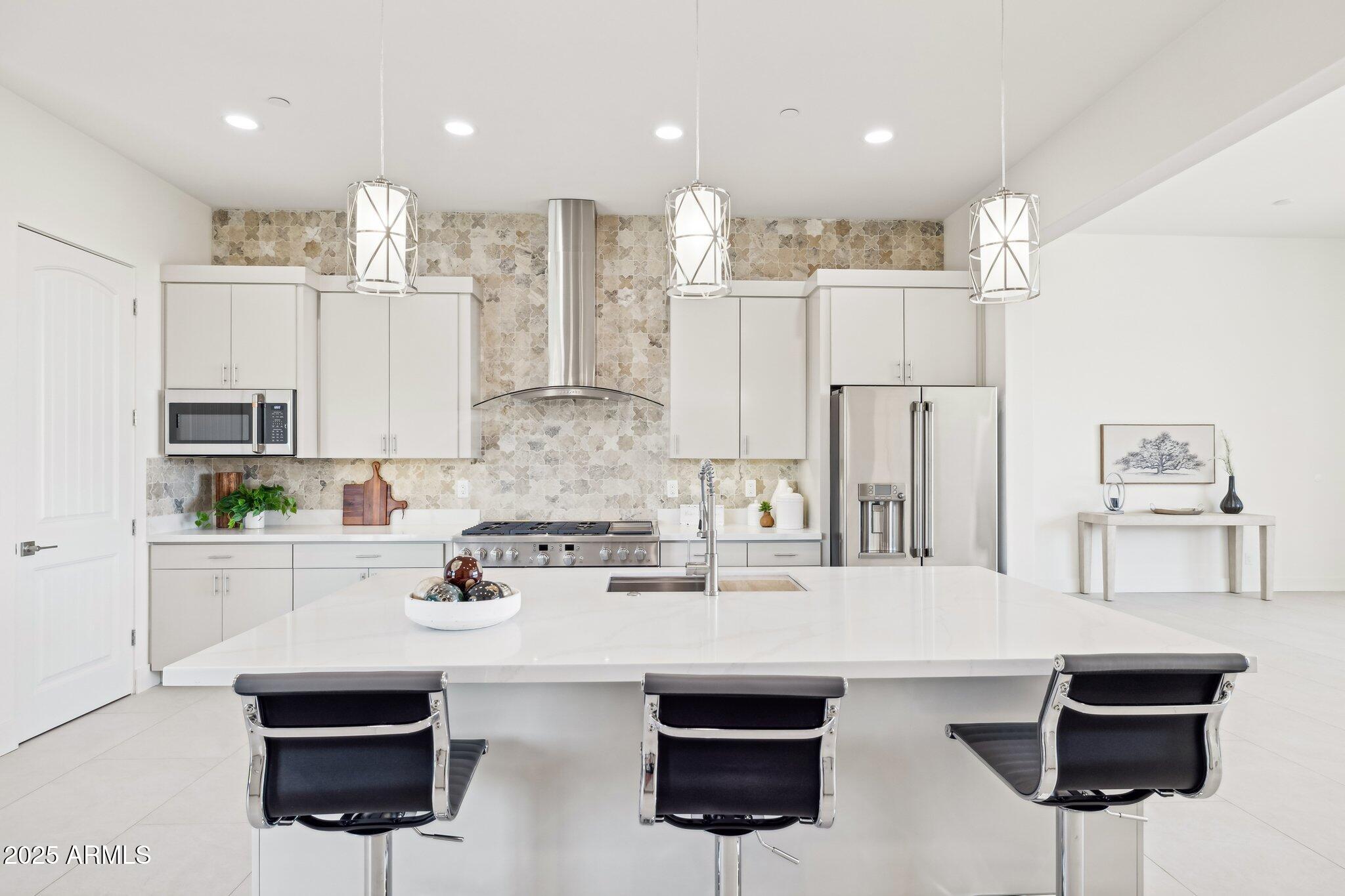 9130 N HUMMINGBIRD Trail