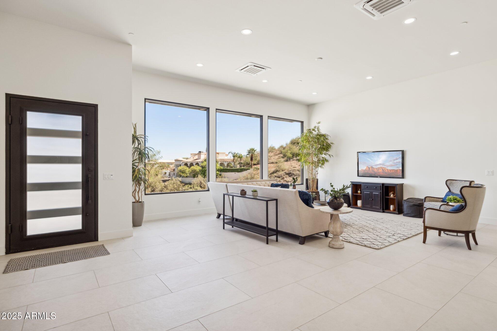 9130 N HUMMINGBIRD Trail