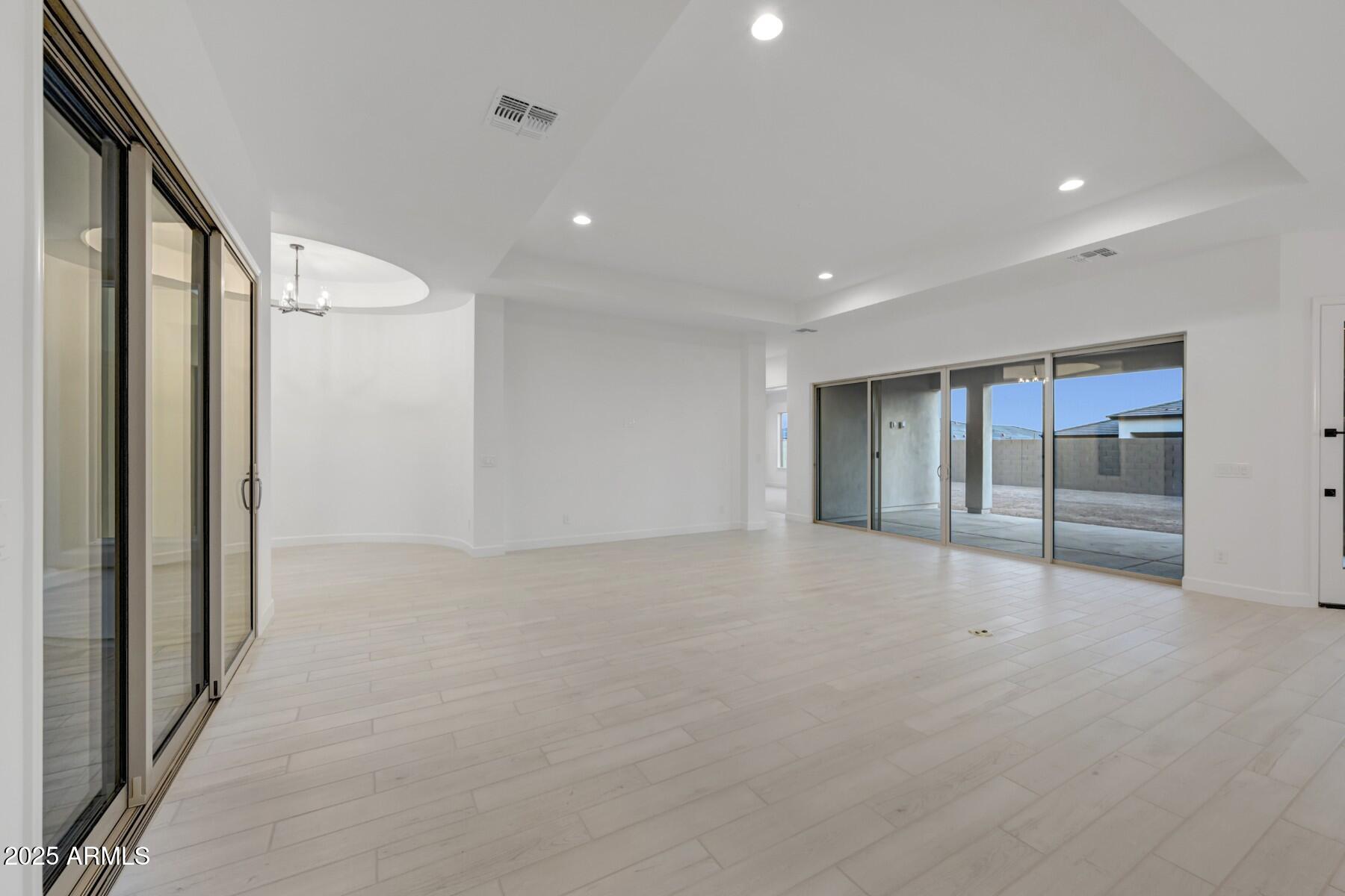 20819 W MONTEBELLO Avenue