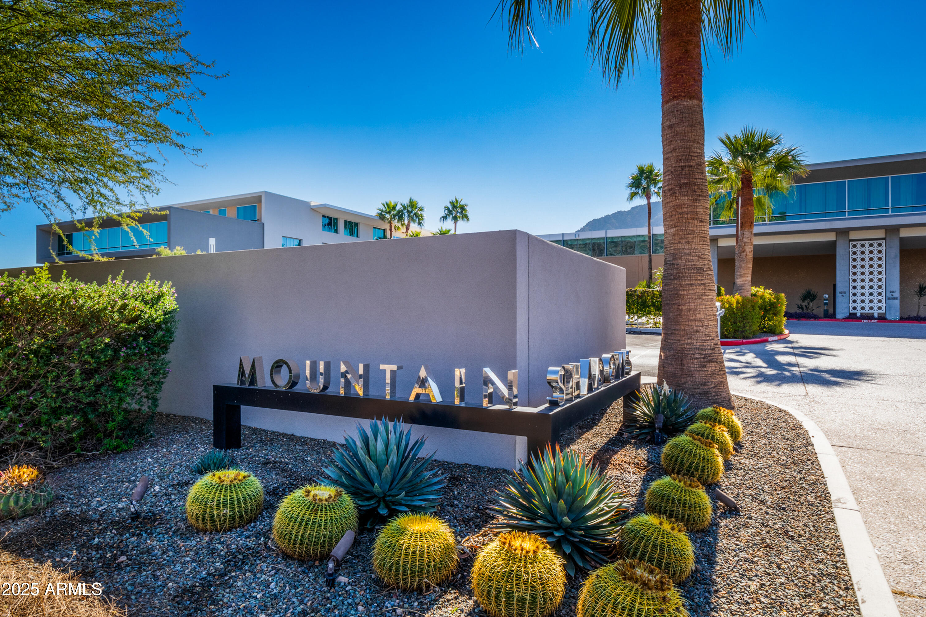 5455 E LINCOLN Drive 1001