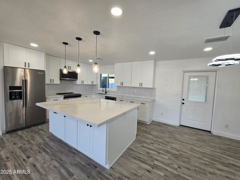 206 E Manhatton Drive Tempe AZ 85282