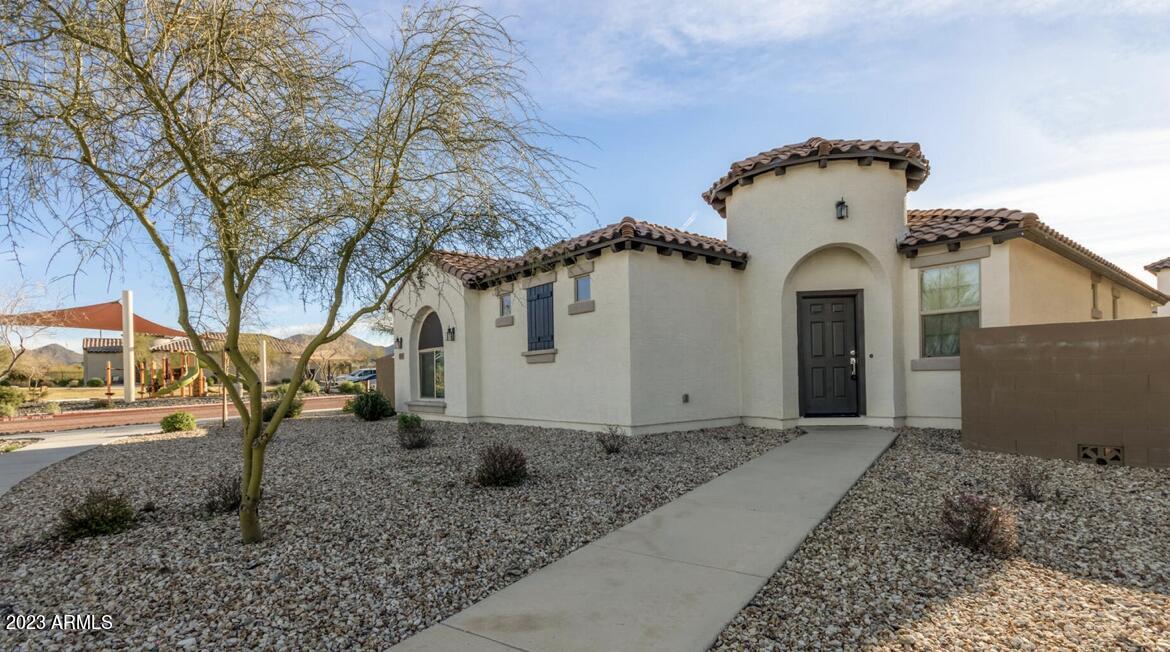 2936 N Augustine --