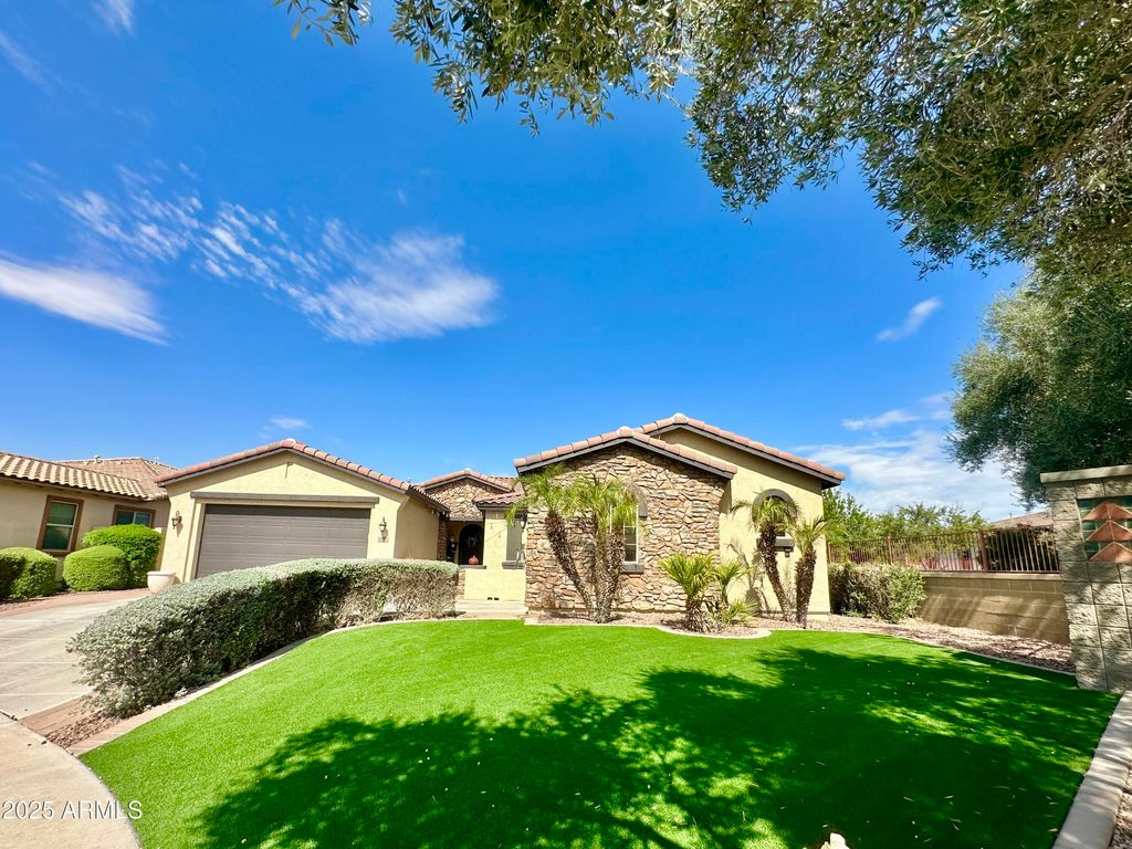 Photo of 14870 W Aldea Circle, Litchfield Park, AZ 85340 (MLS # 6933168)