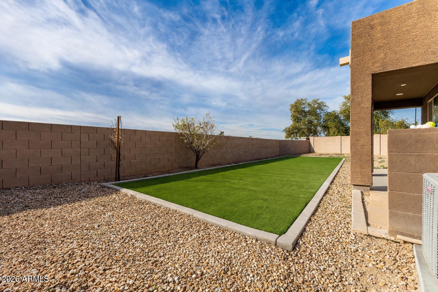 20261 W DESERT BLOOM Street