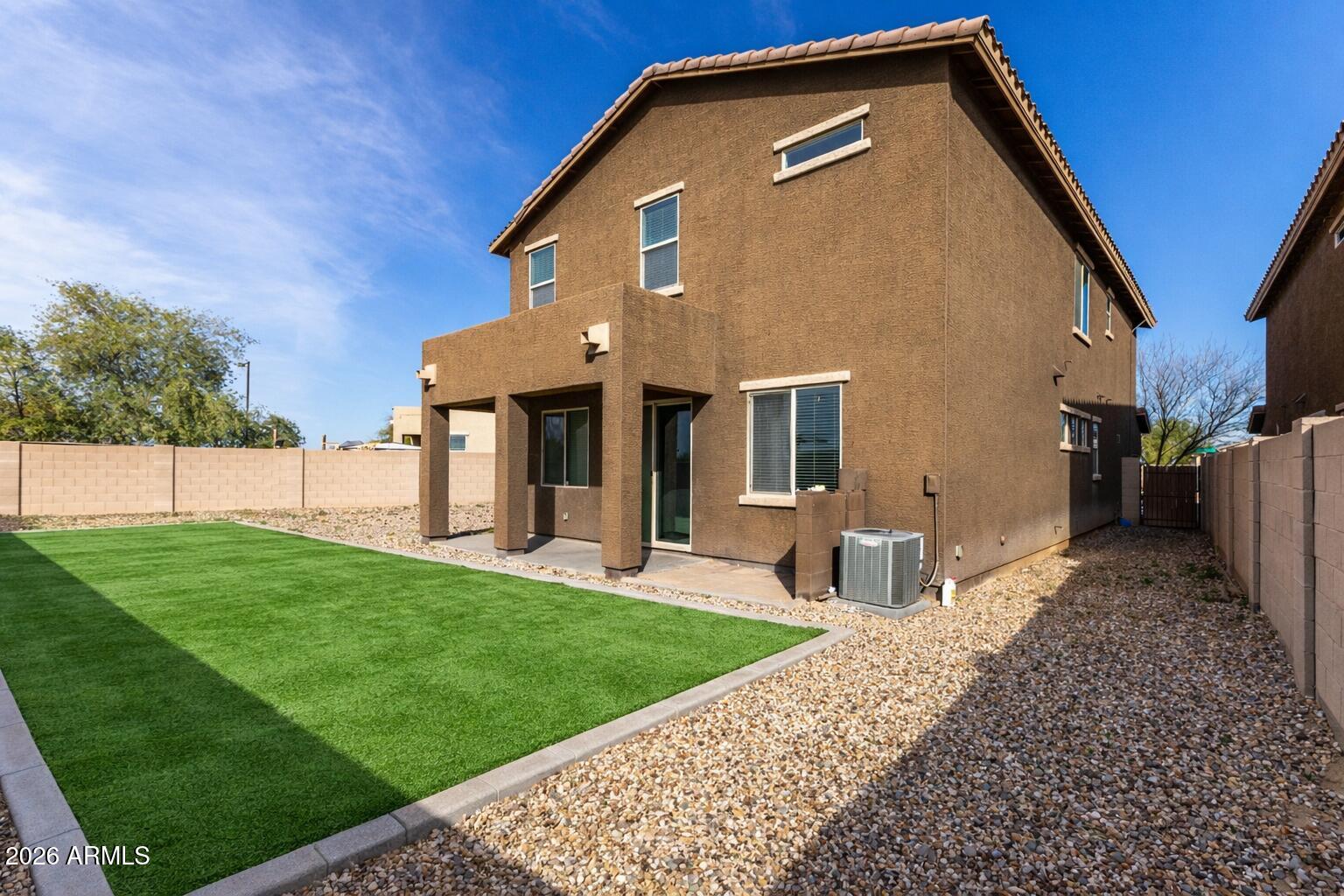 20261 W DESERT BLOOM Street