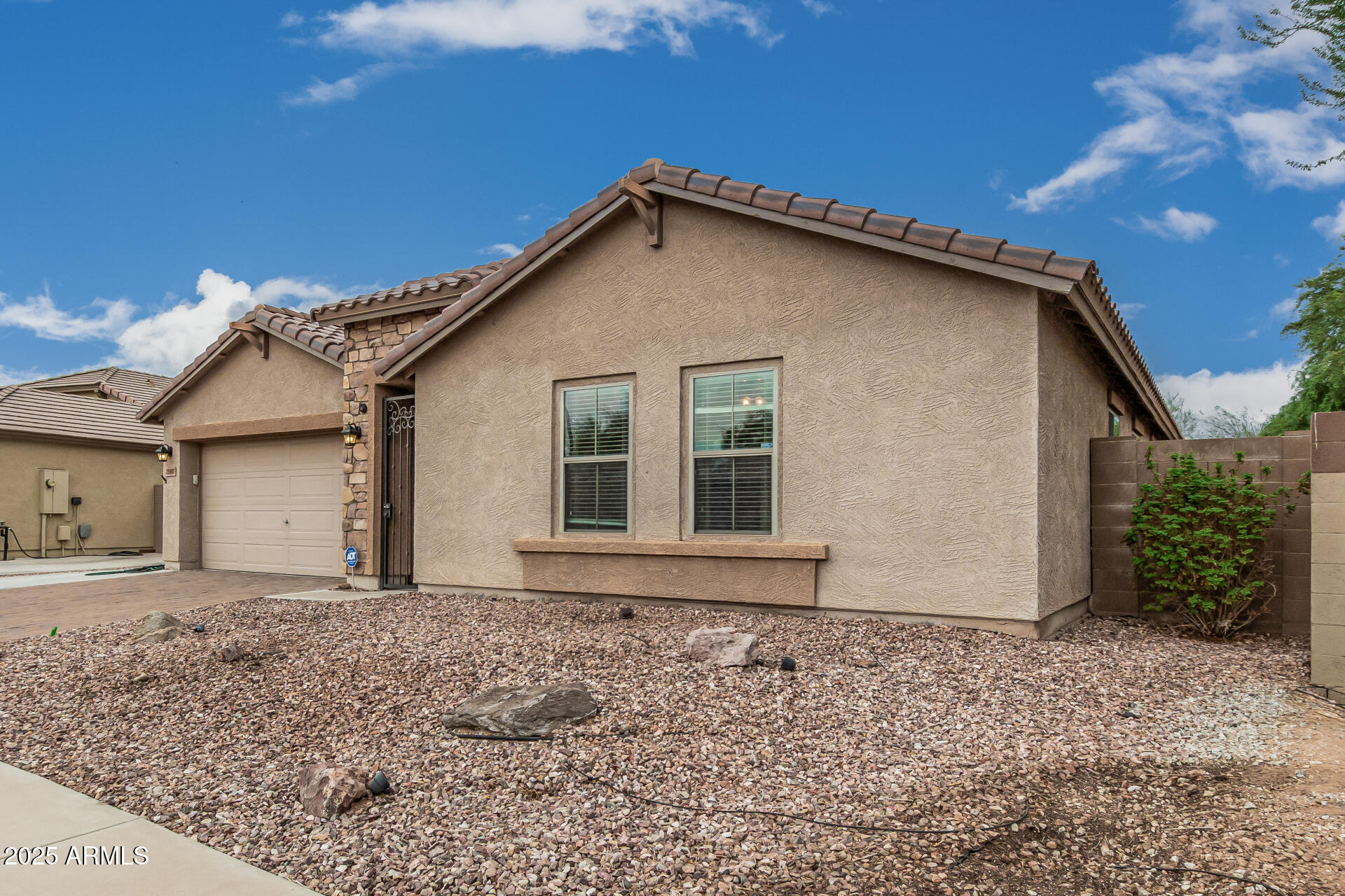 25667 W PRIMROSE Lane