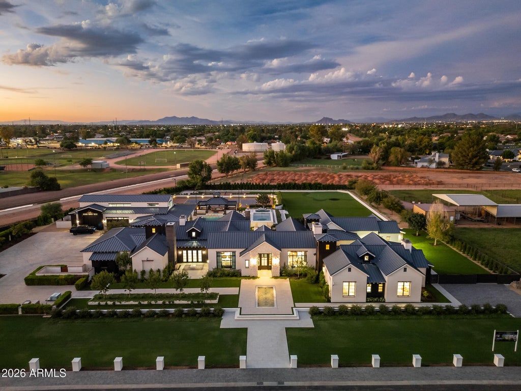 Photo of 2620 E Palo Verde Street, Gilbert, AZ 85296 (MLS # 7085391)