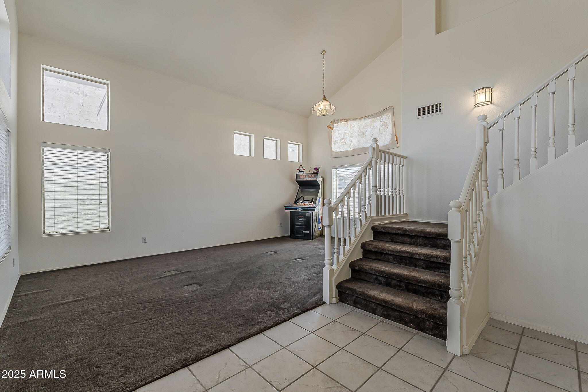 1079 E JASPER Drive