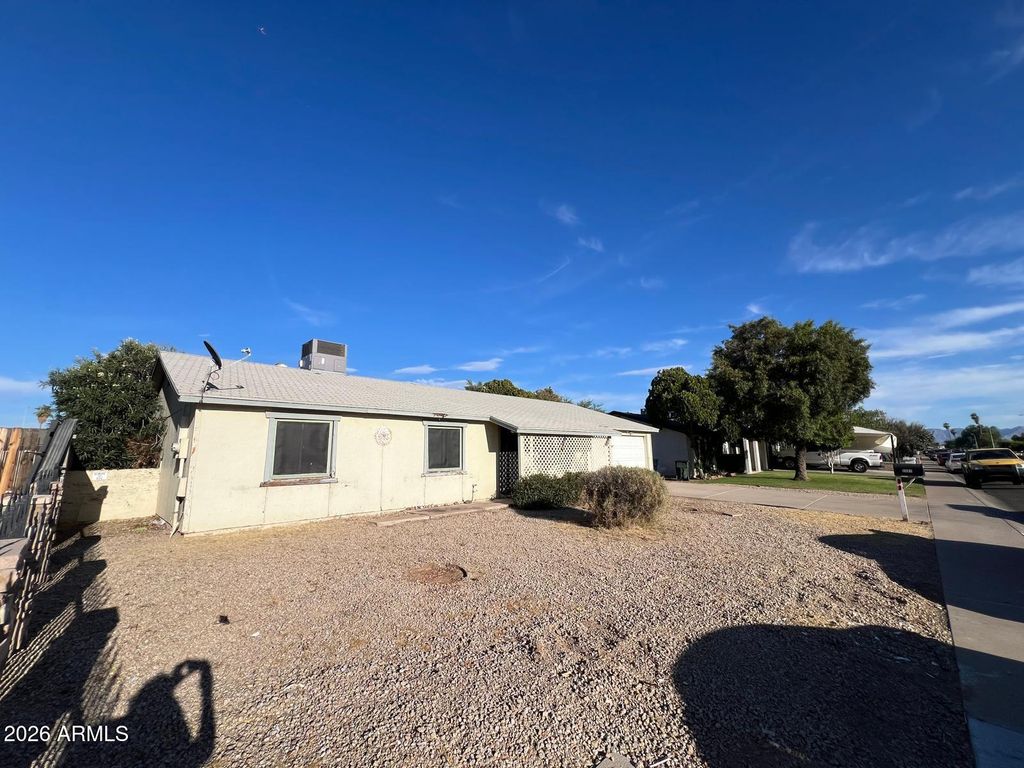 Photo of 2007 N 73rd Avenue, Phoenix, AZ 85035 (MLS # 7028874)