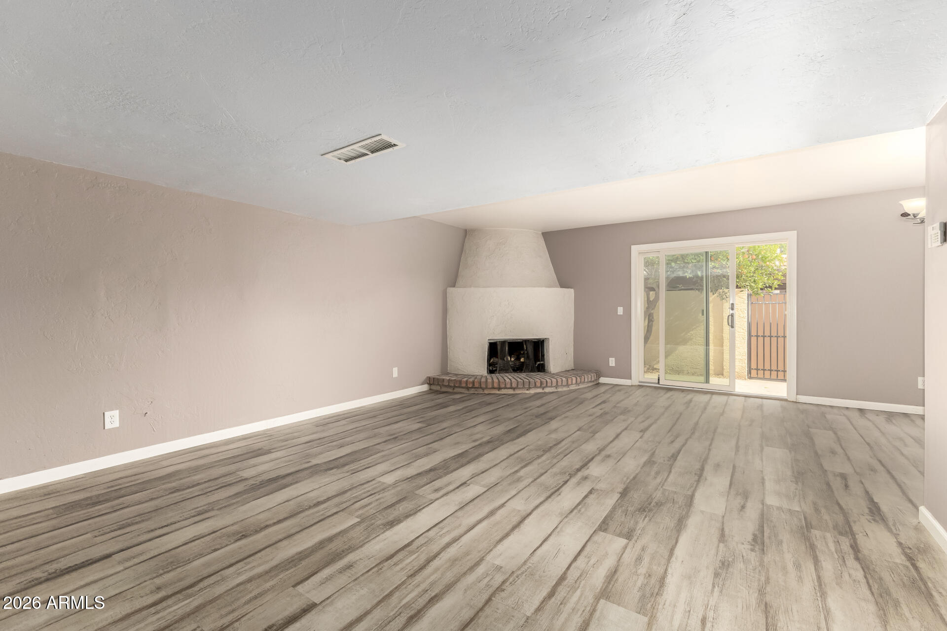 6533 N 7TH Avenue 16