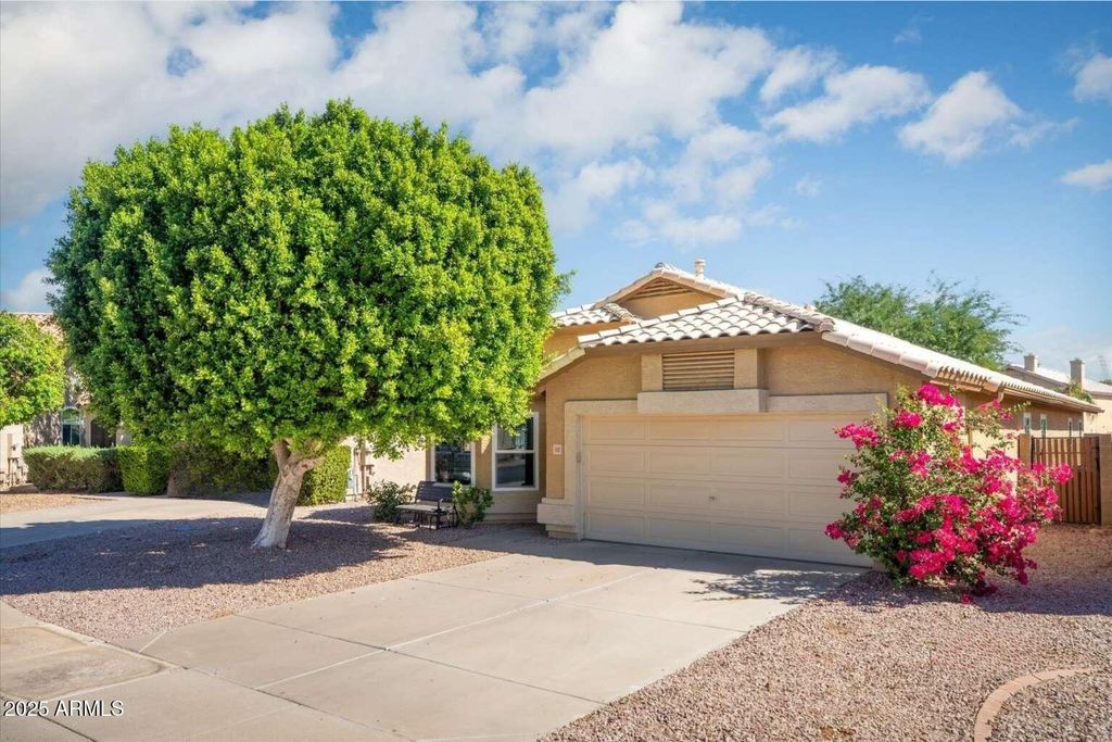 Photo of 149 S Quartz Street, Gilbert, AZ 85296 (MLS # 6930257)