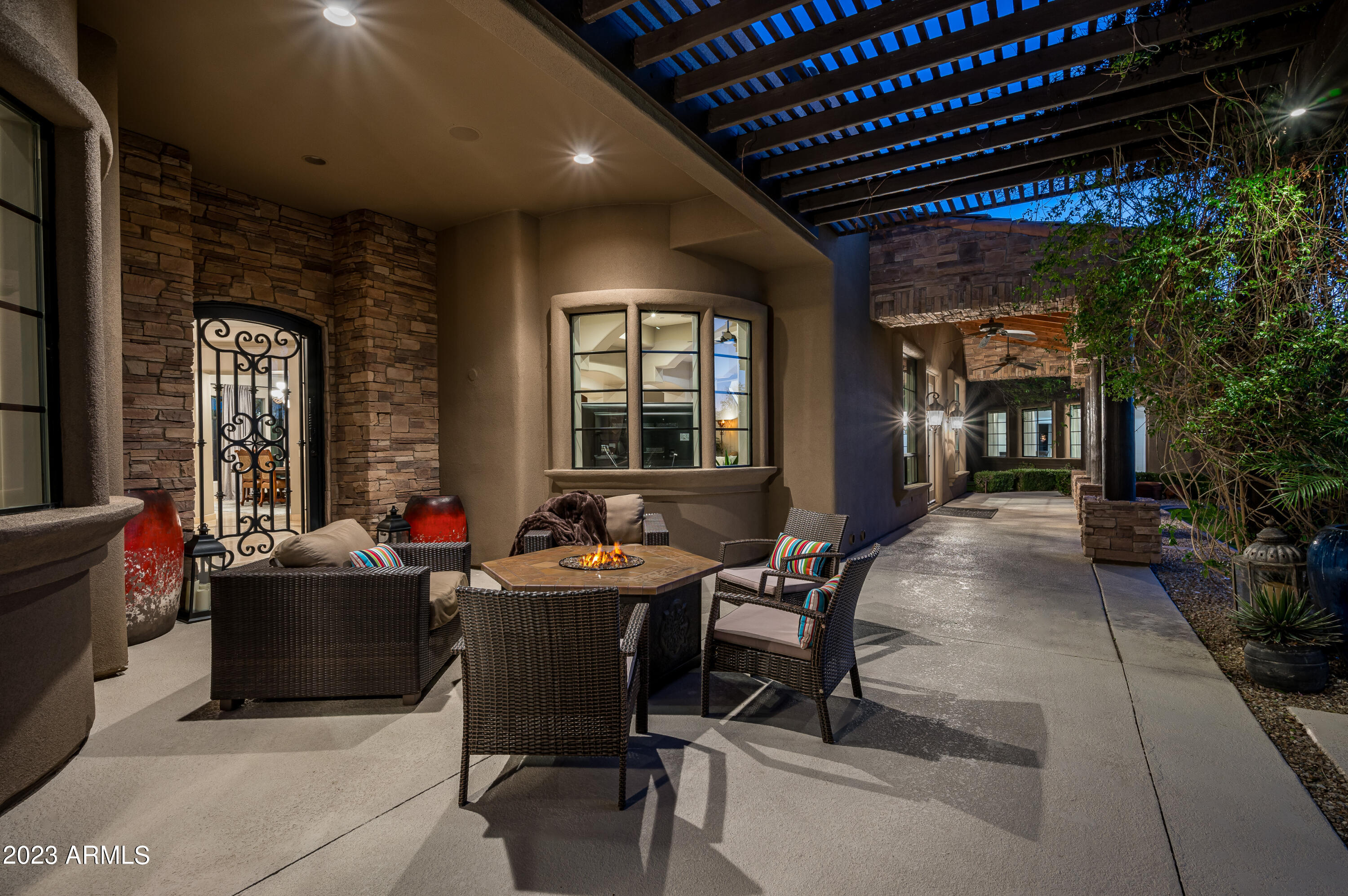 PINNACLE PARADISE - Residential