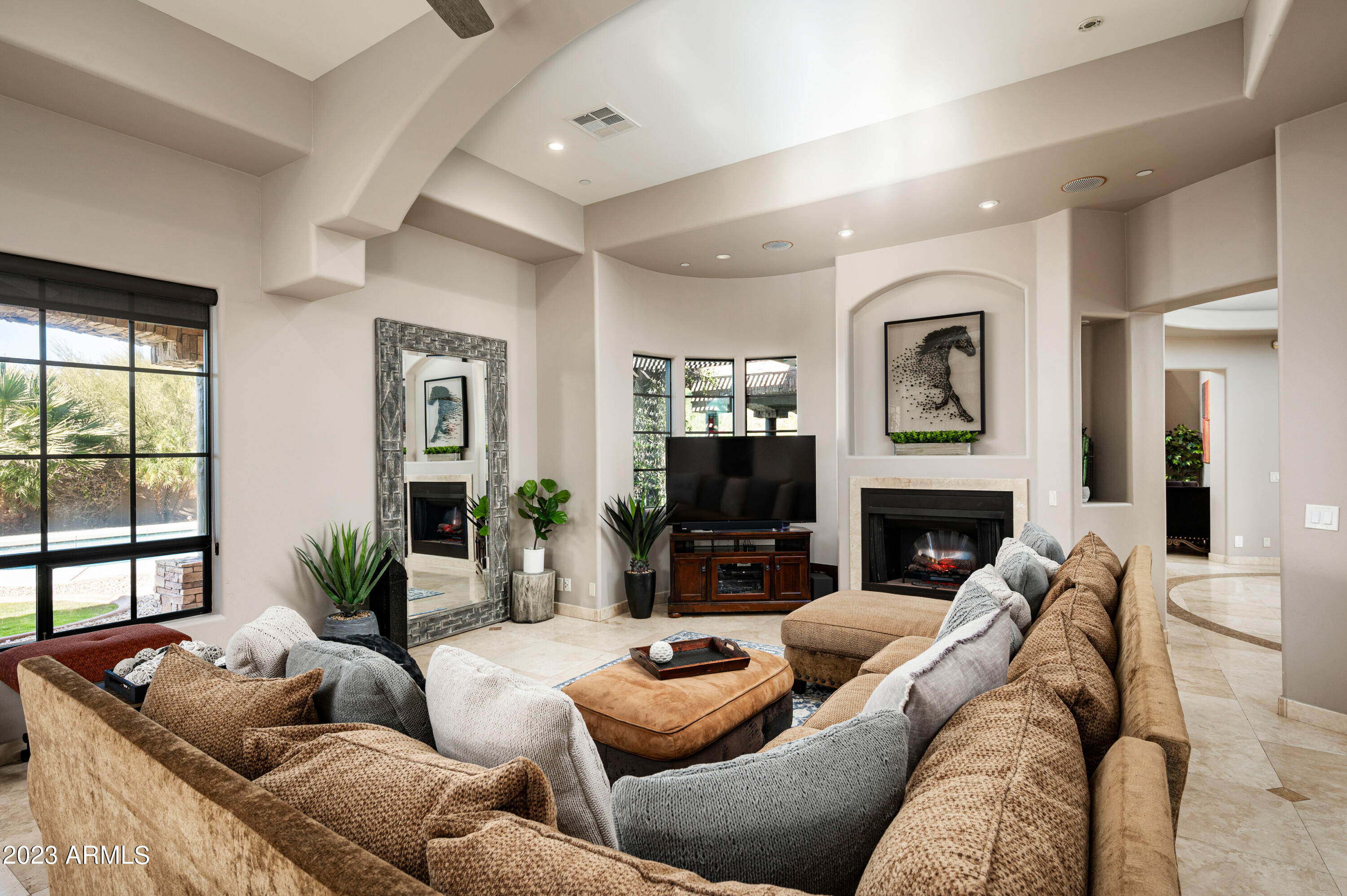 PINNACLE PARADISE - Residential