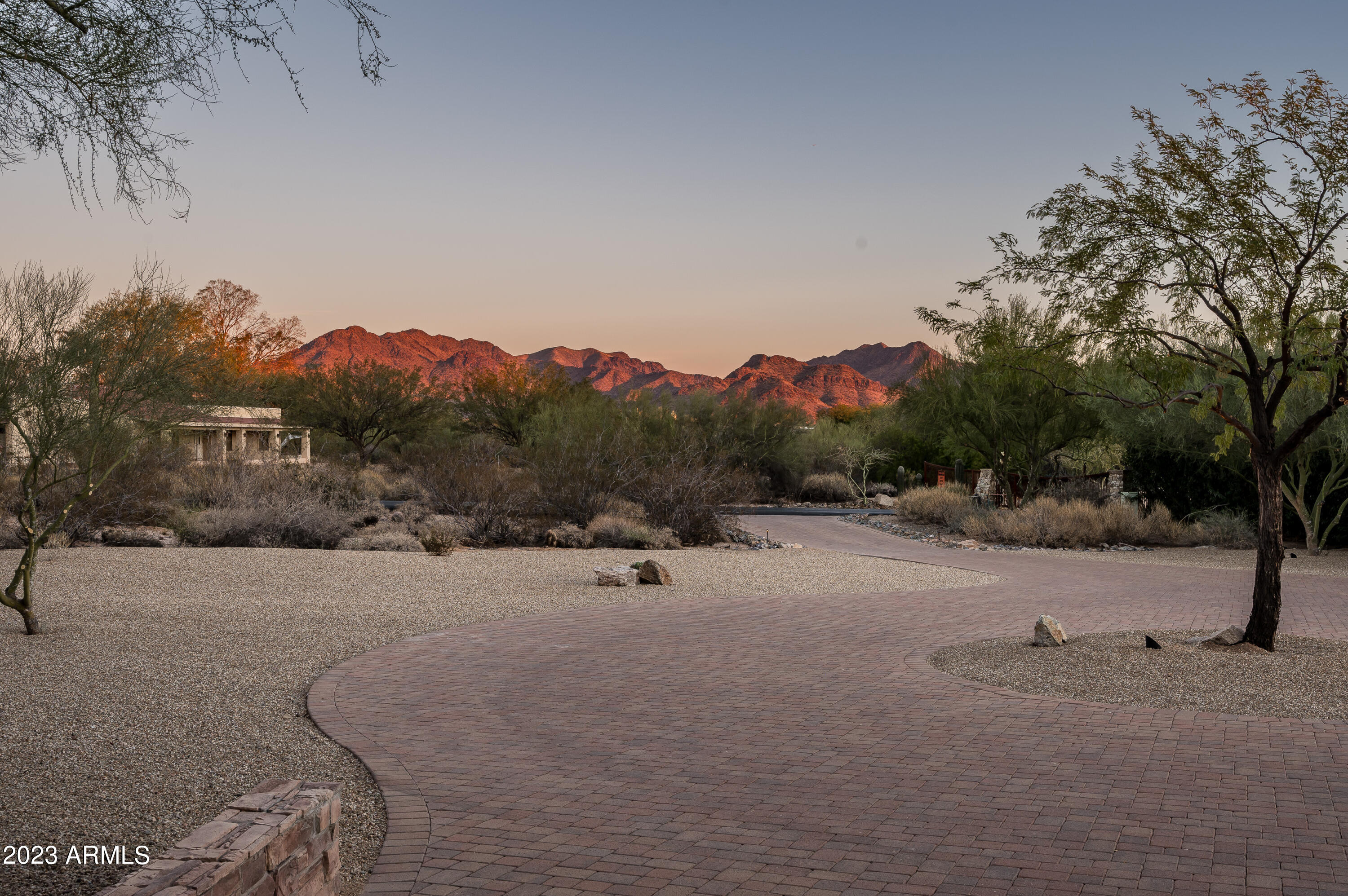 PINNACLE PARADISE - Residential