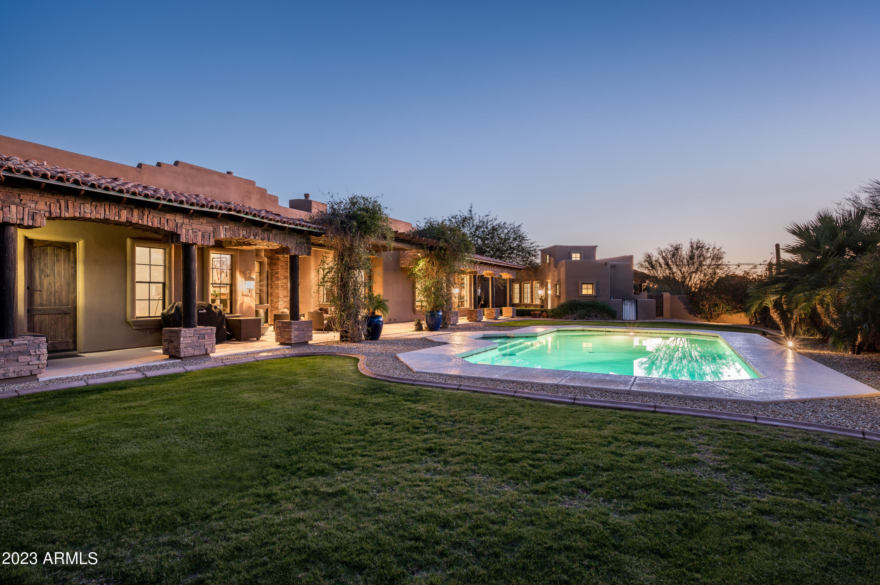PINNACLE PARADISE - Residential