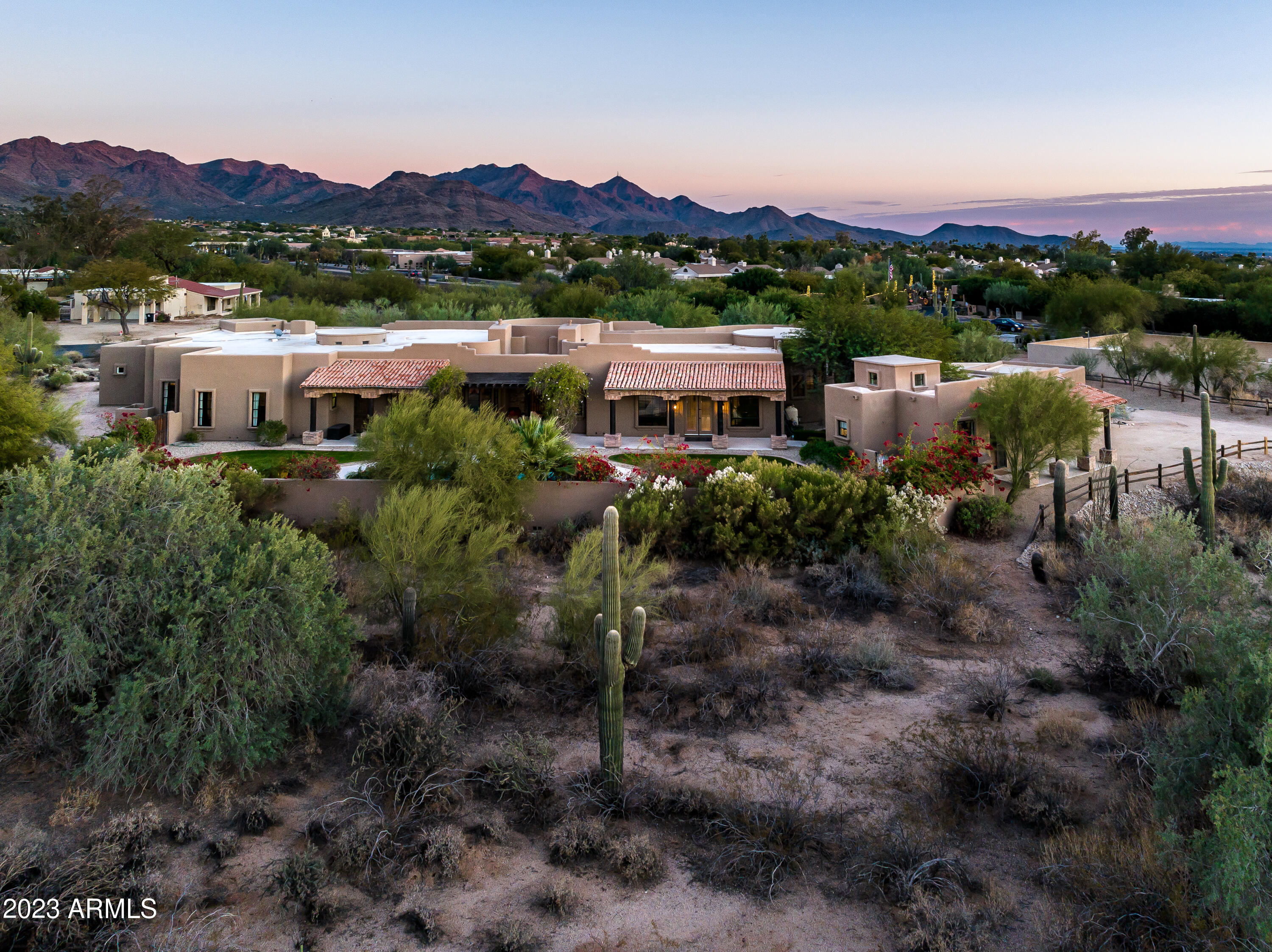PINNACLE PARADISE - Residential