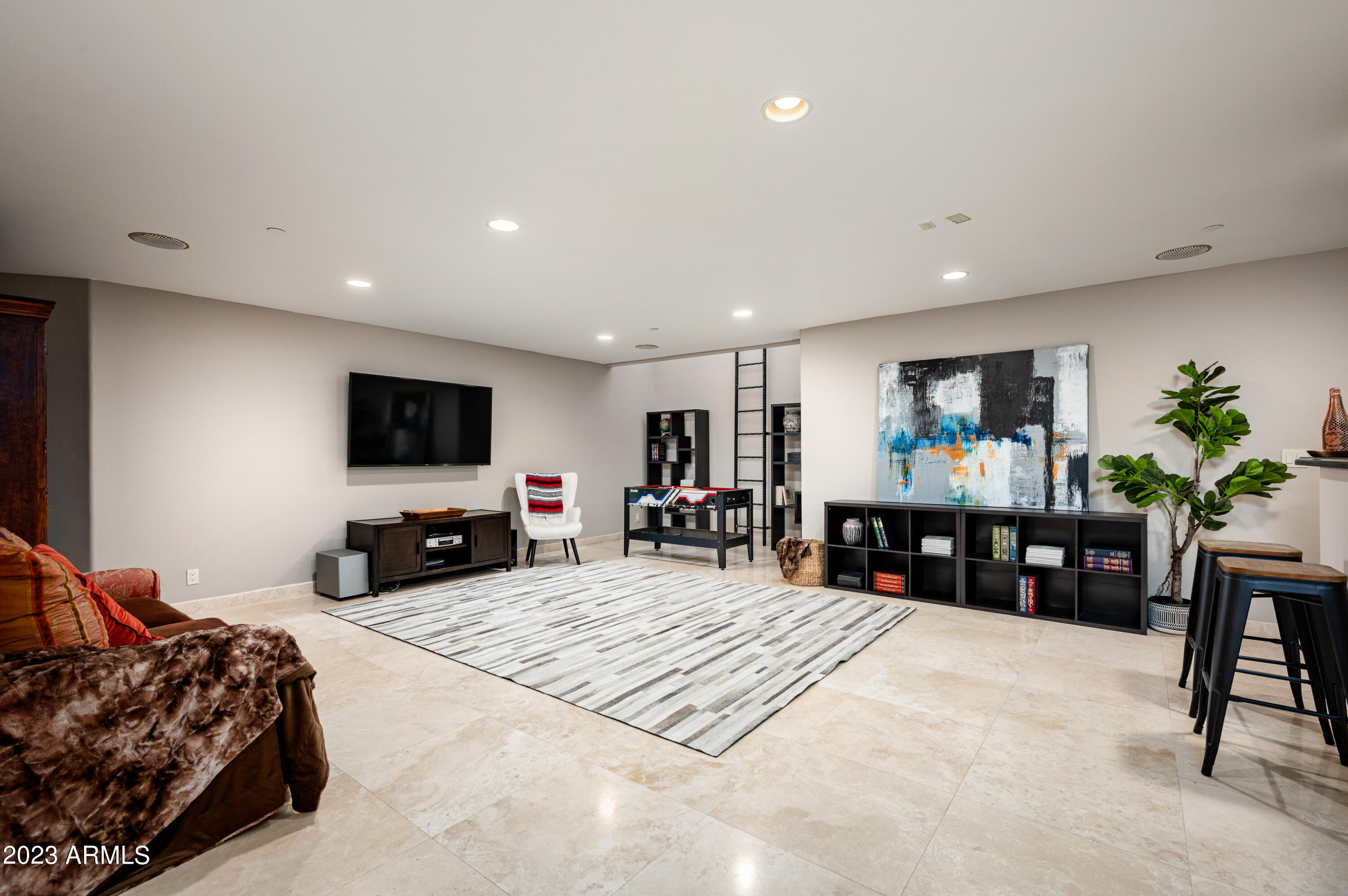 PINNACLE PARADISE - Residential