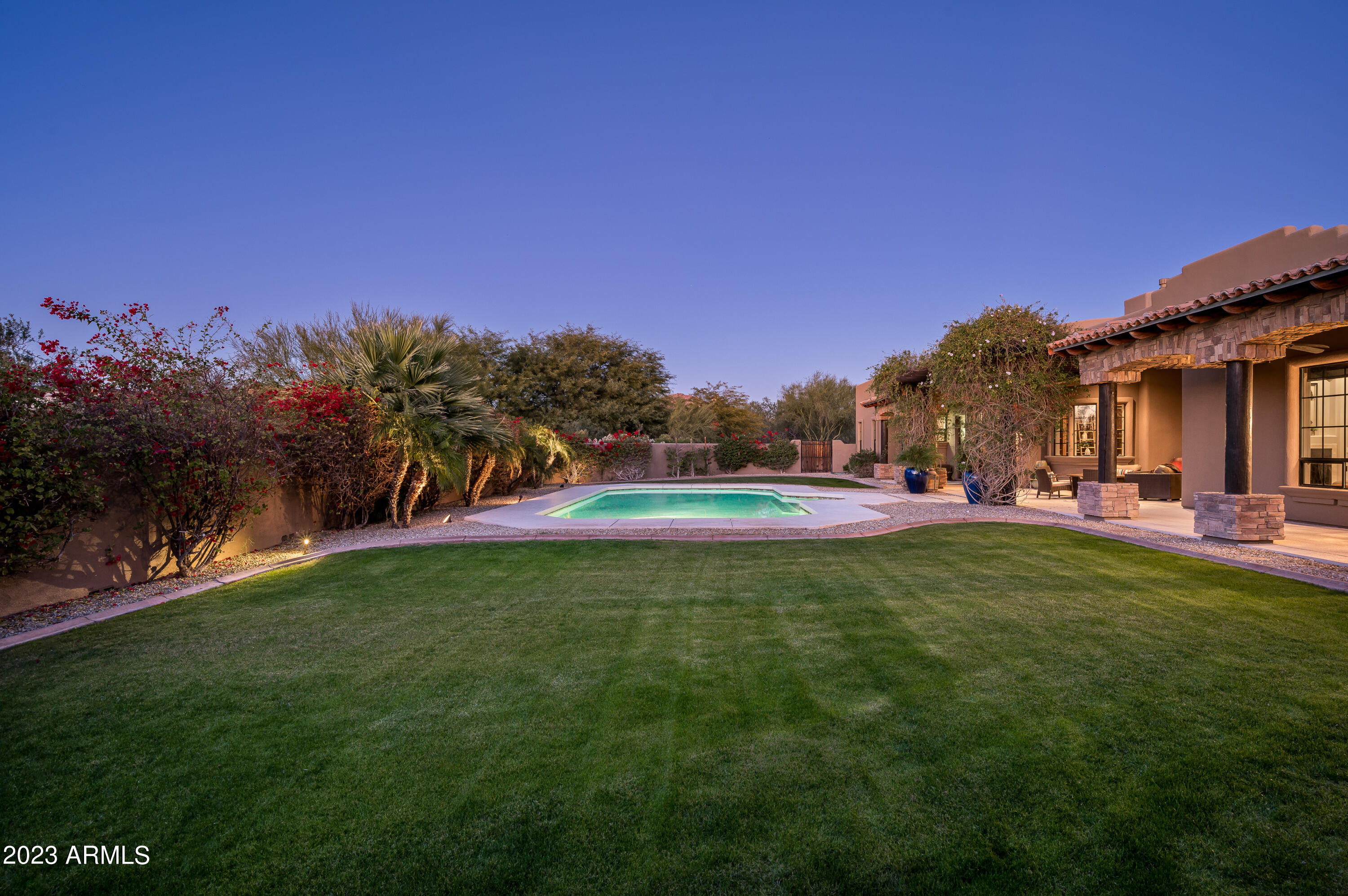 PINNACLE PARADISE - Residential