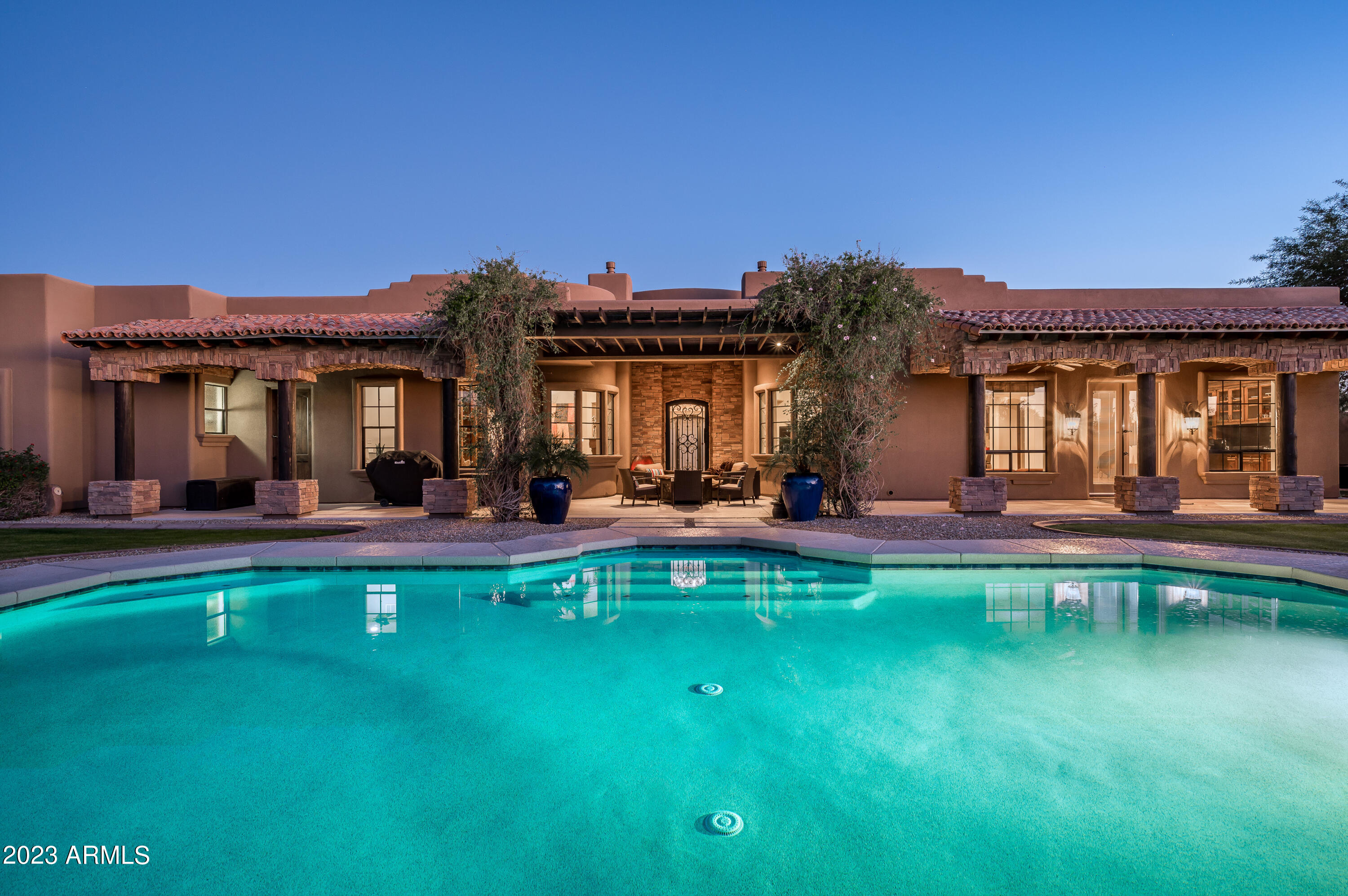 PINNACLE PARADISE - Residential