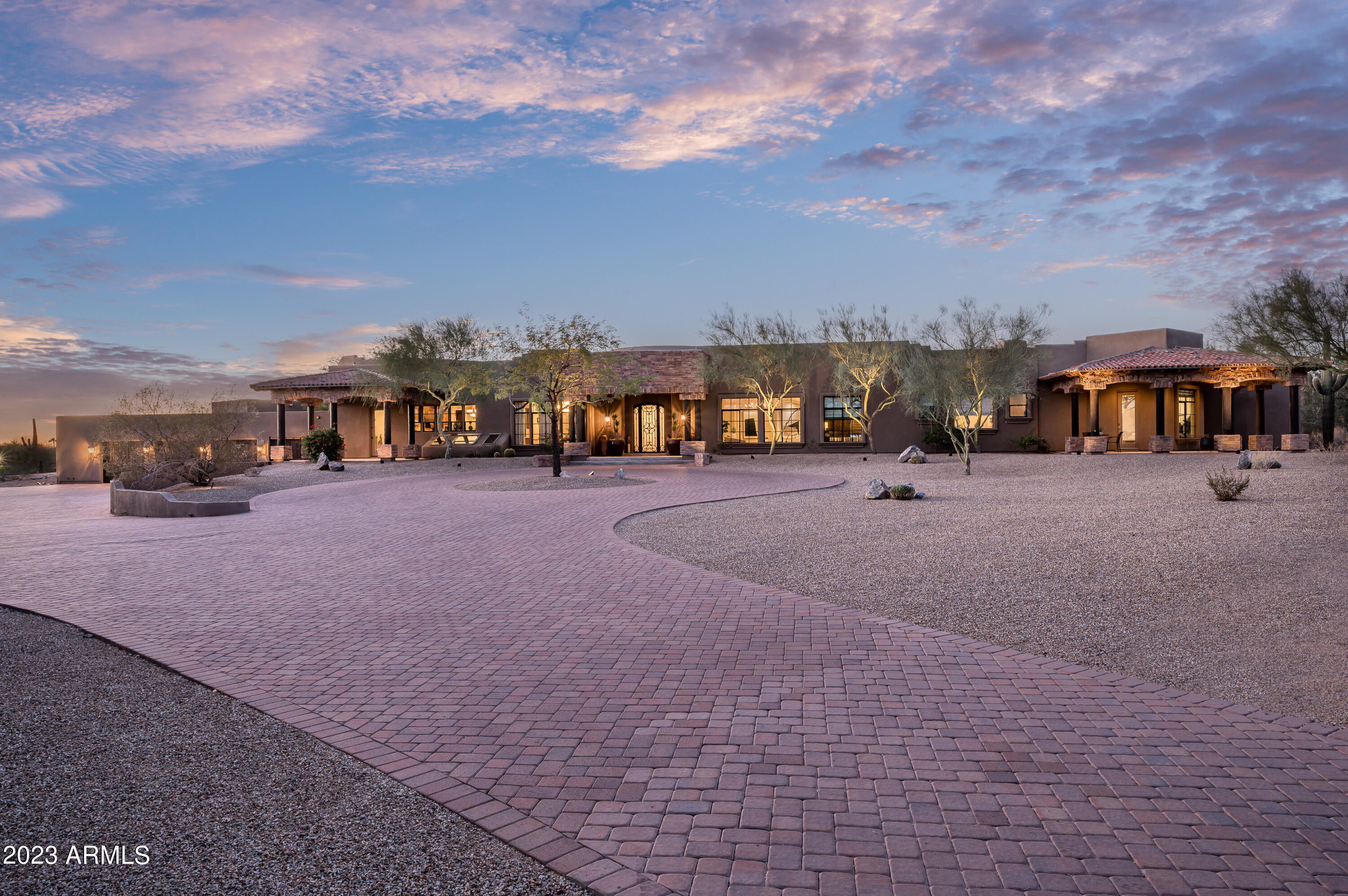 PINNACLE PARADISE - Residential