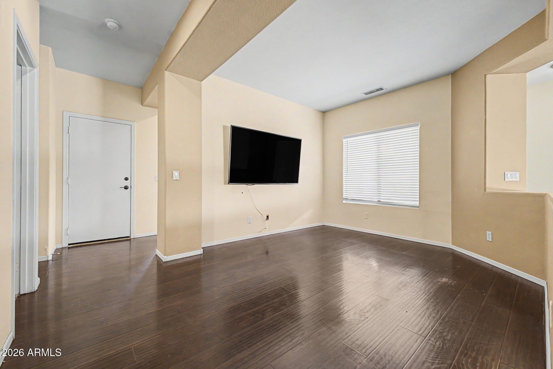 505 W ELM Lane