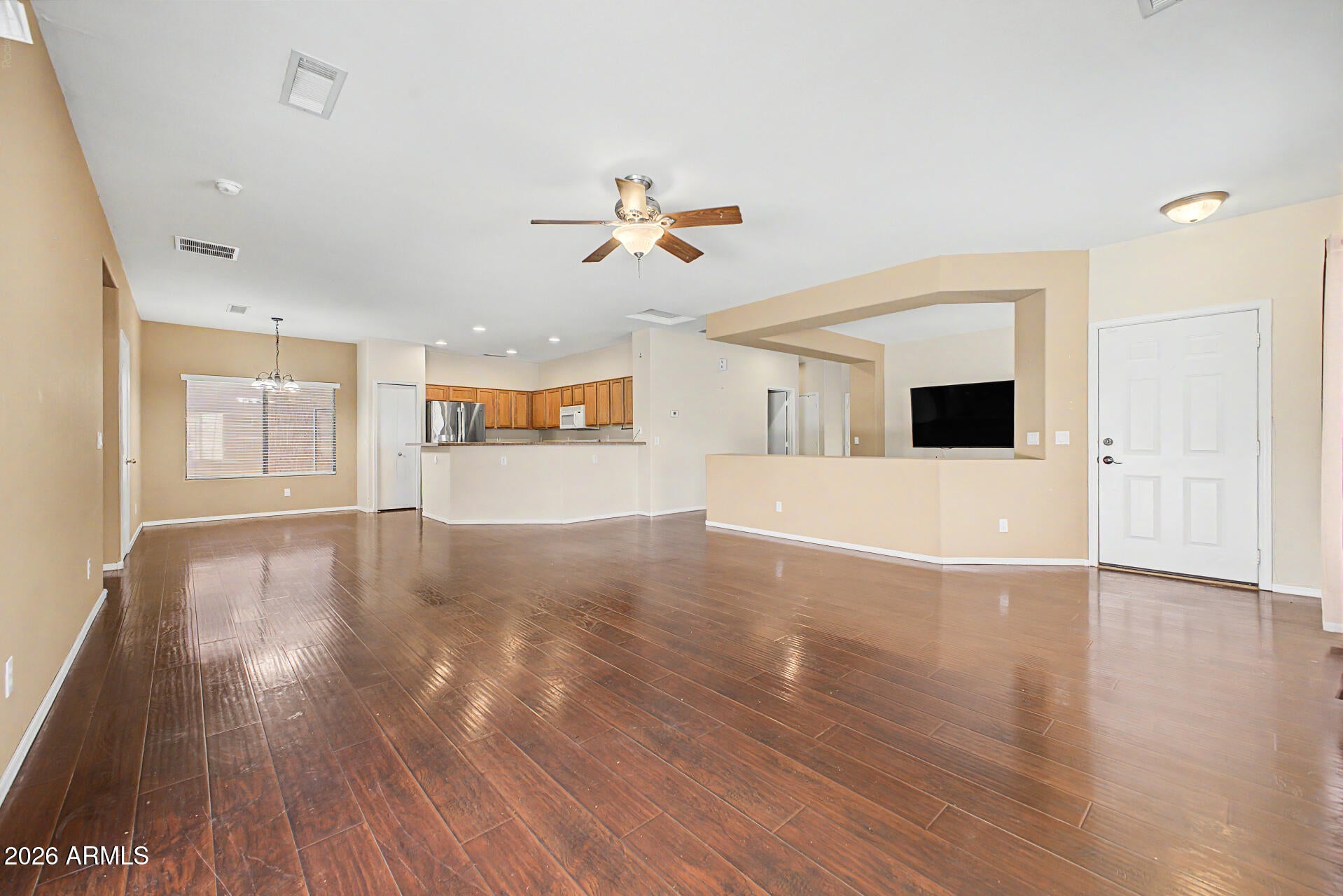 505 W ELM Lane