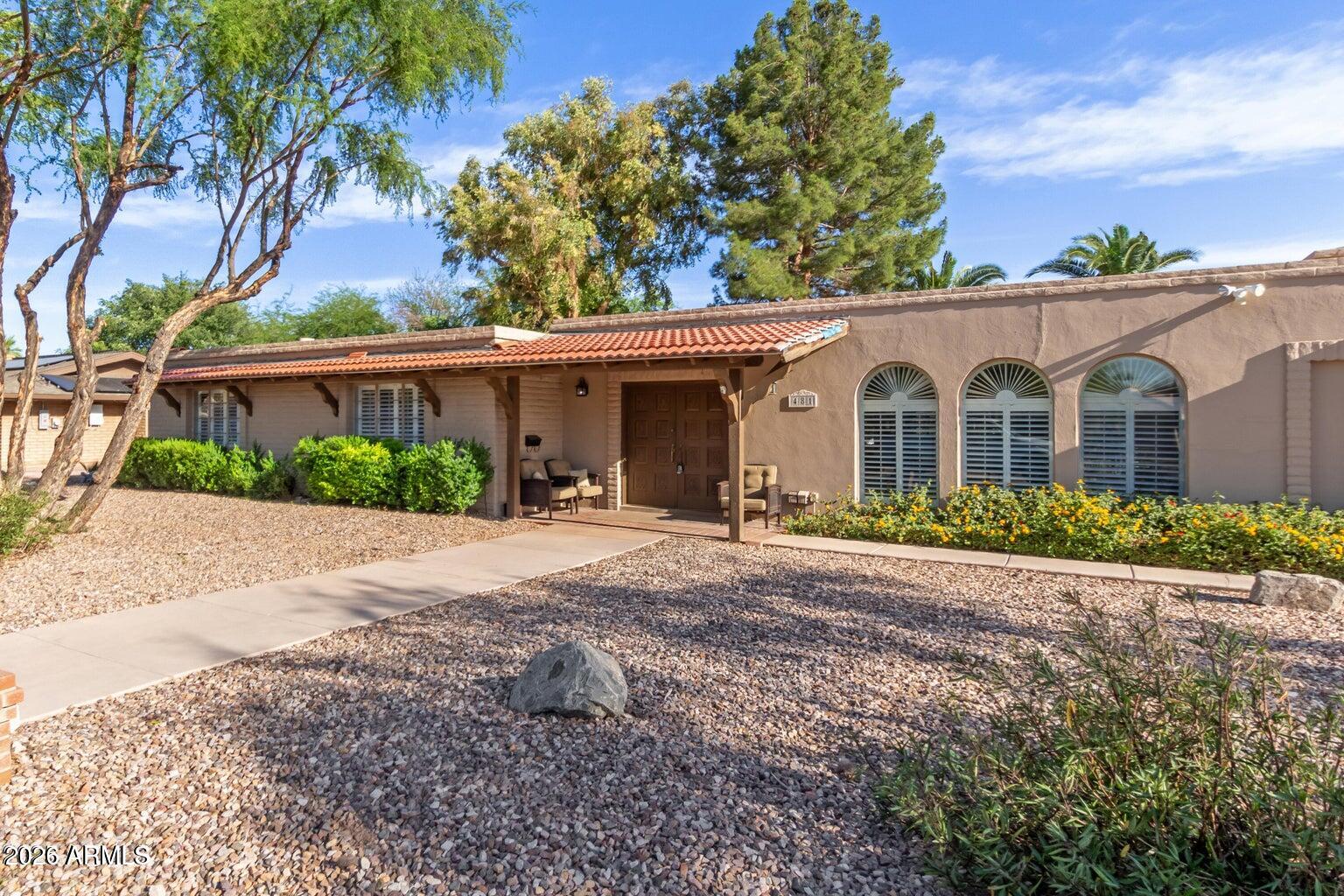481 W Half Moon Way