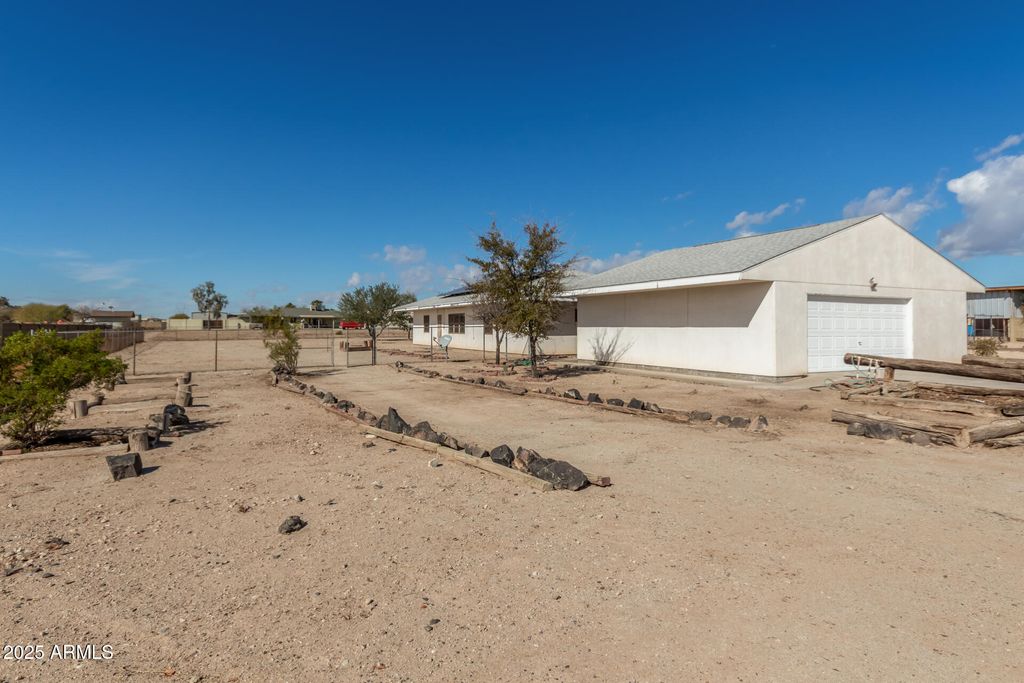 Photo of 2038 S 221st Avenue, Buckeye, AZ 85326 (MLS # 6922175)