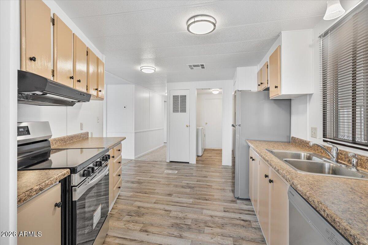 2121 N CENTER Street 102