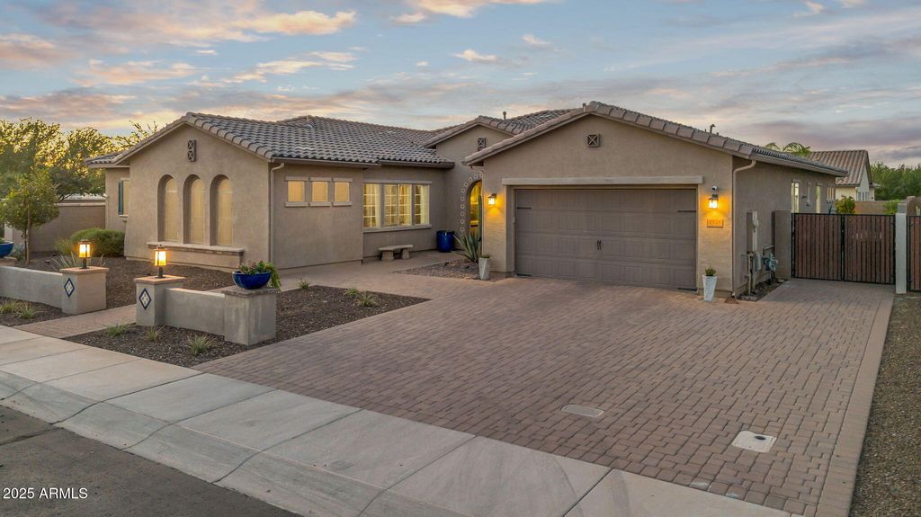 Photo of 1928 E La Costa Drive, Gilbert, AZ 85298 (MLS # 6916120)